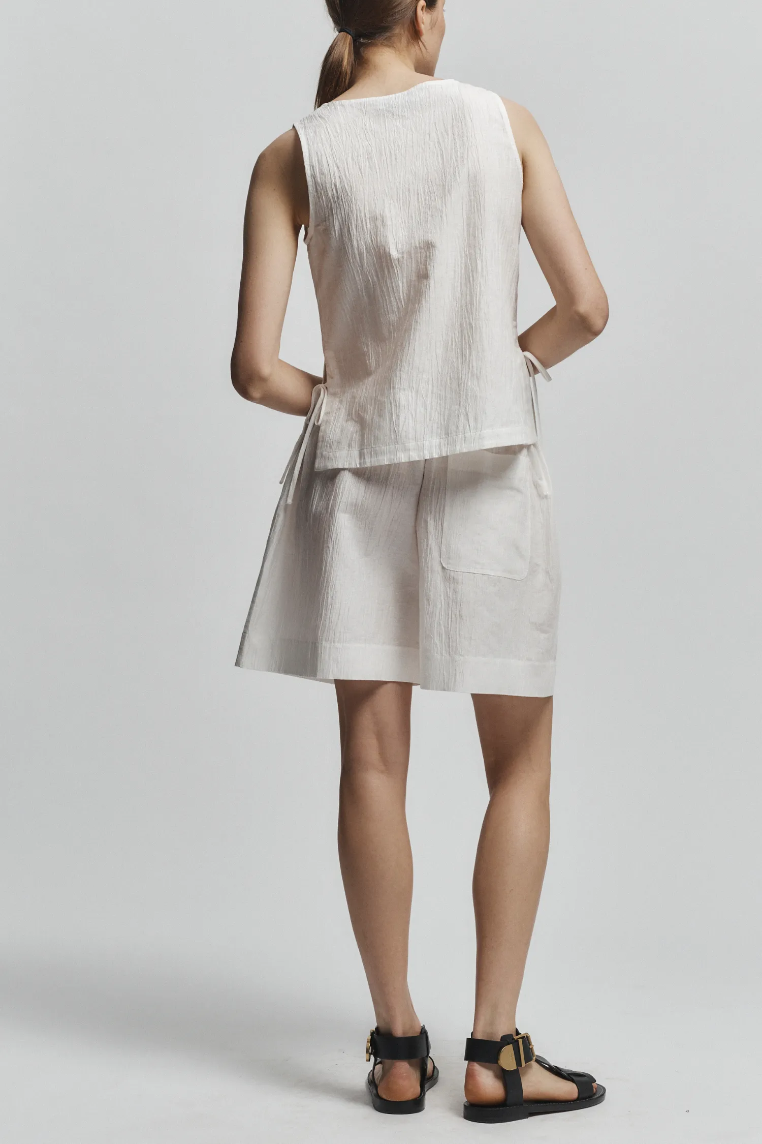 Oscar Linen Crinkle Short, White sold by Saint Art product image thumbnail 2