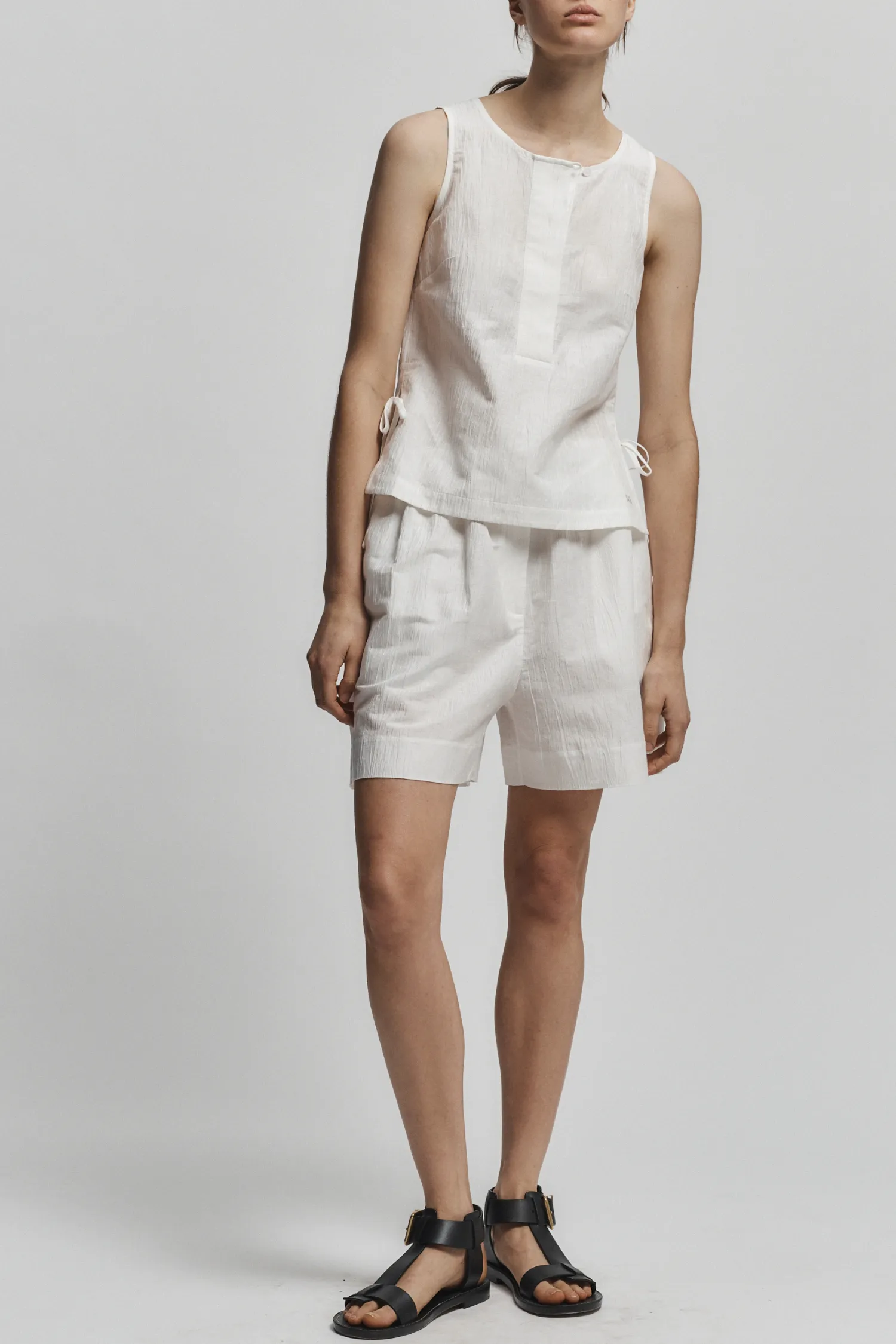 Oscar Linen Crinkle Short, White sold by Saint Art