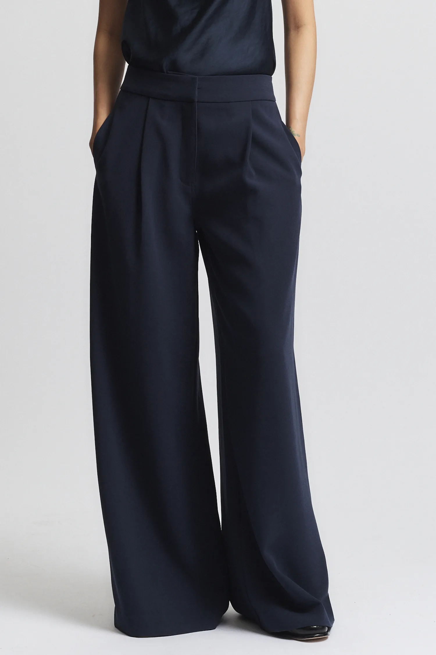 Neve Trouser sold by Saint Art product image thumbnail 3