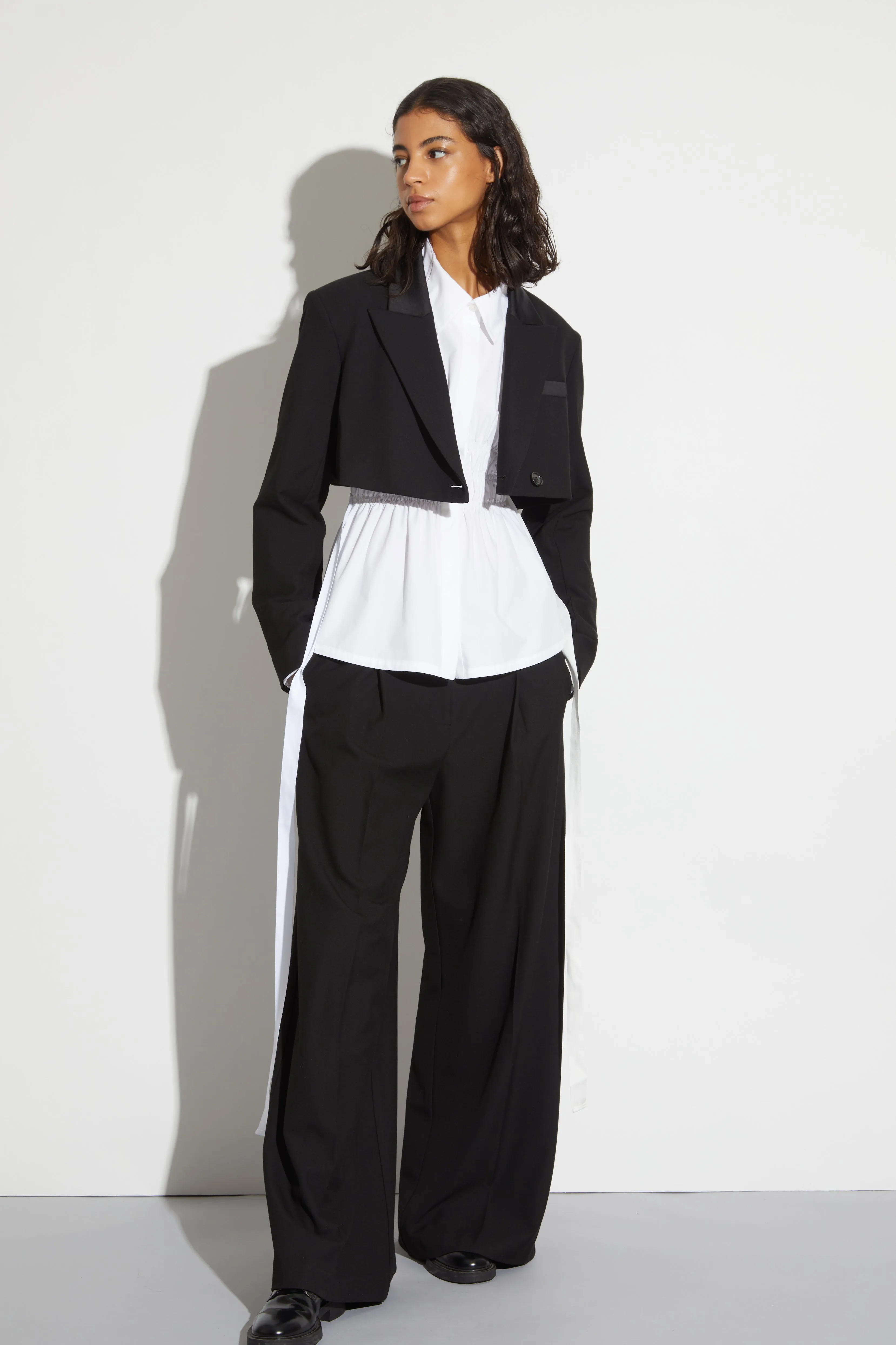 Bryn Cropped Blazer sold by Saint Art product image thumbnail 4