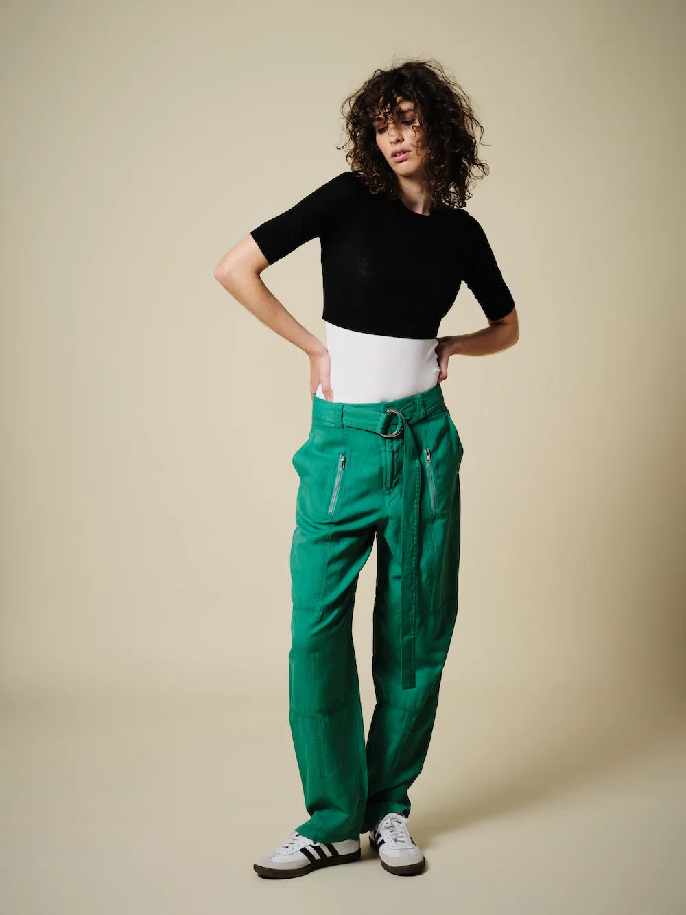 Courtney Mid-rise Pant, Pepper Green sold by Saint Art product image thumbnail 2