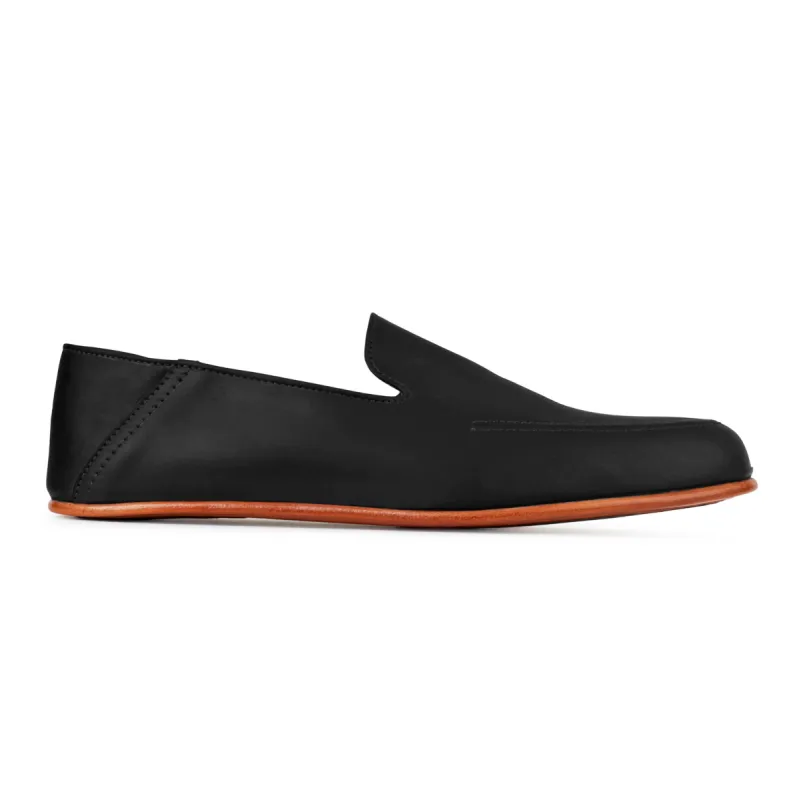 The Tomas in Black ~ Standard/Narrow sold by Adelante Shoe