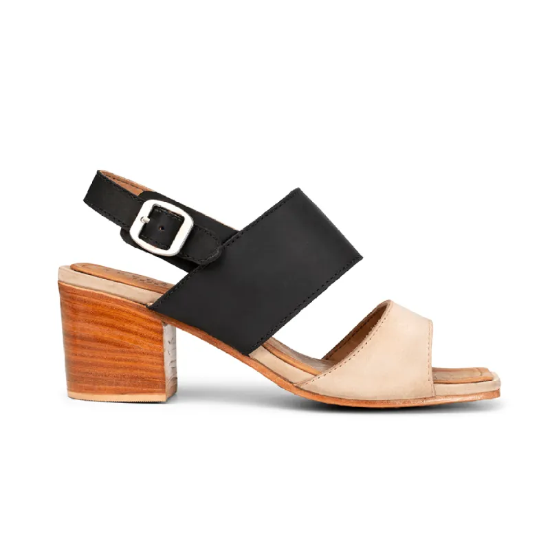 The Serena in Oatmeal and Black ~ Standard/Narrow sold by Adelante Shoe