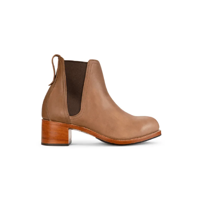 The Catalina in Desert ~ Standard/Narrow sold by Adelante Shoe