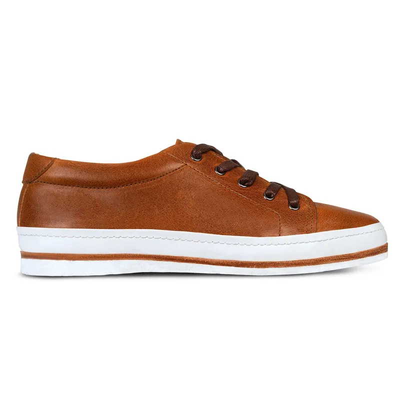 The Women's Brisa in Caramel ~ Wide sold by Adelante Shoe