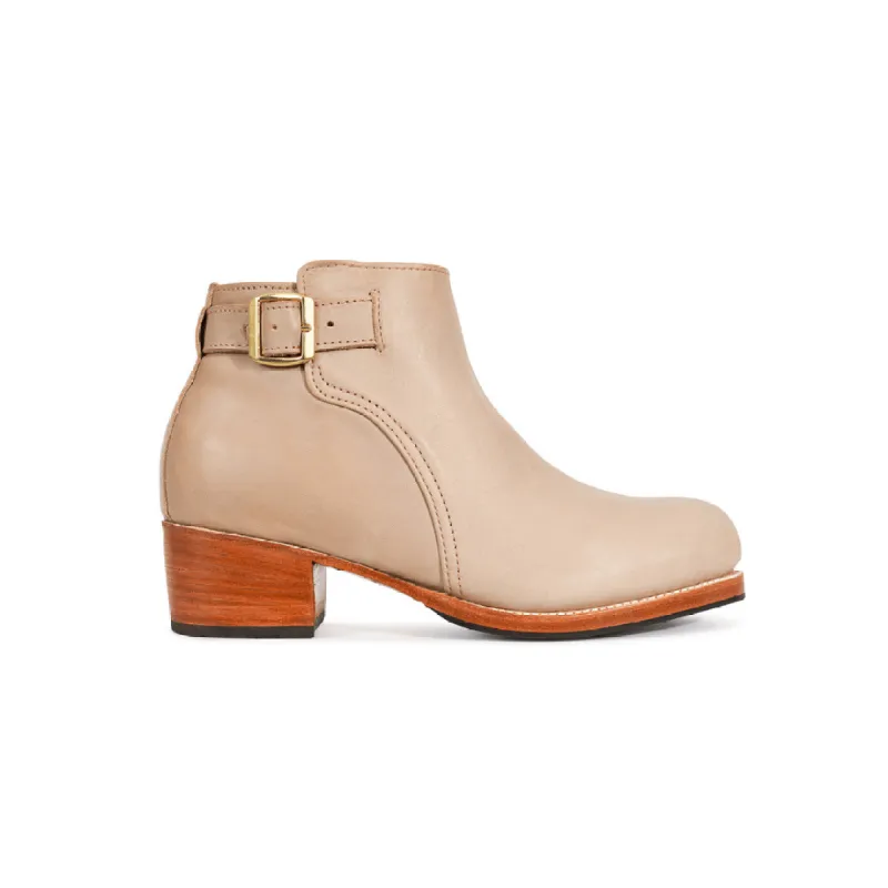 The Carmen in Oatmeal ~ Standard/Narrow sold by Adelante Shoe