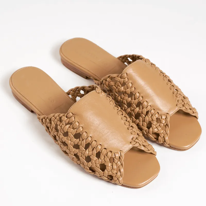 The Rattan Sandal [Miel] made by Either/Or