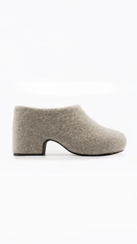 The Terrace Clog [Alpaca] made by Either/Or
