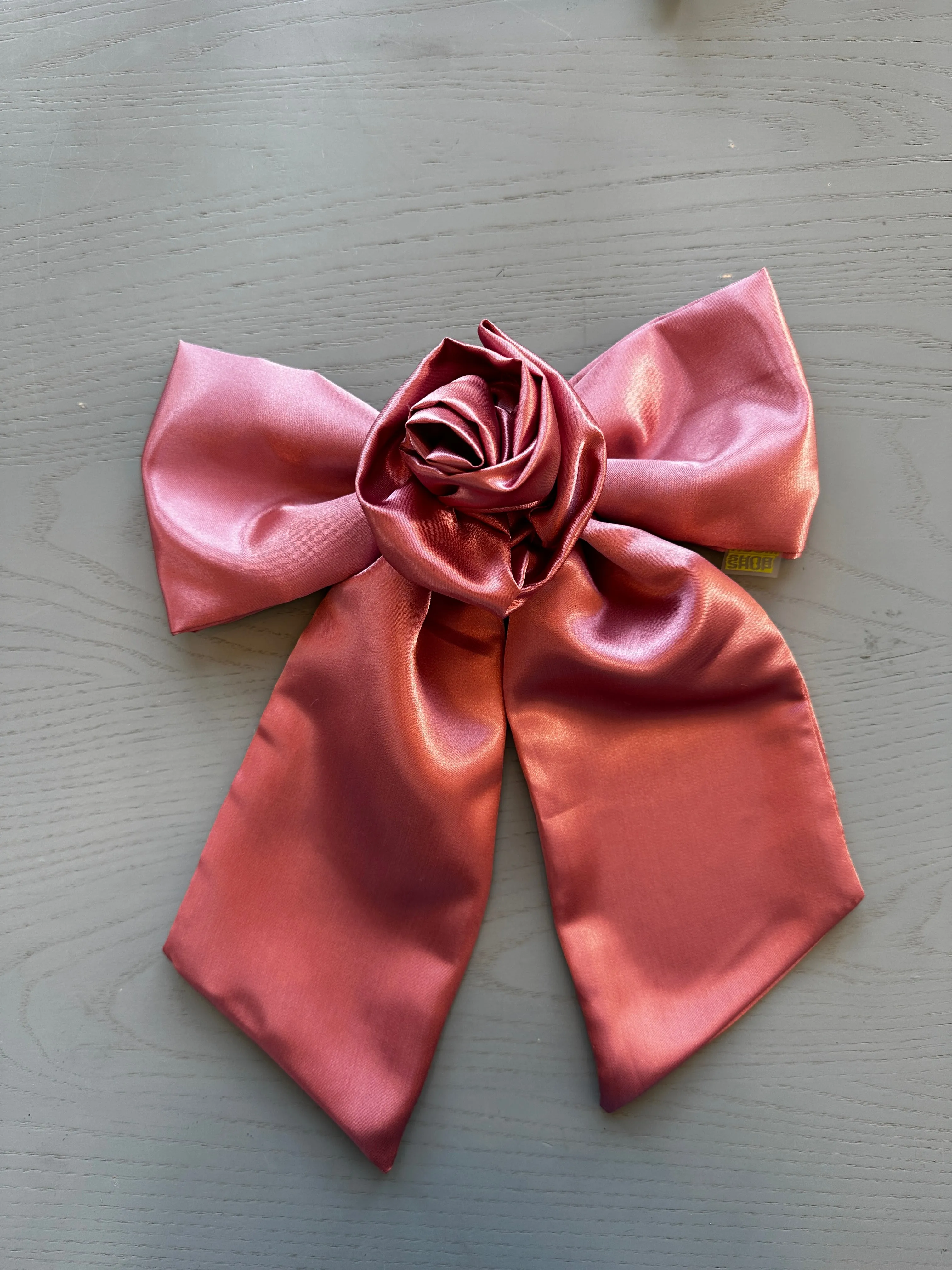 Rococo Bow French Clip sold by Room Shop product image thumbnail 5