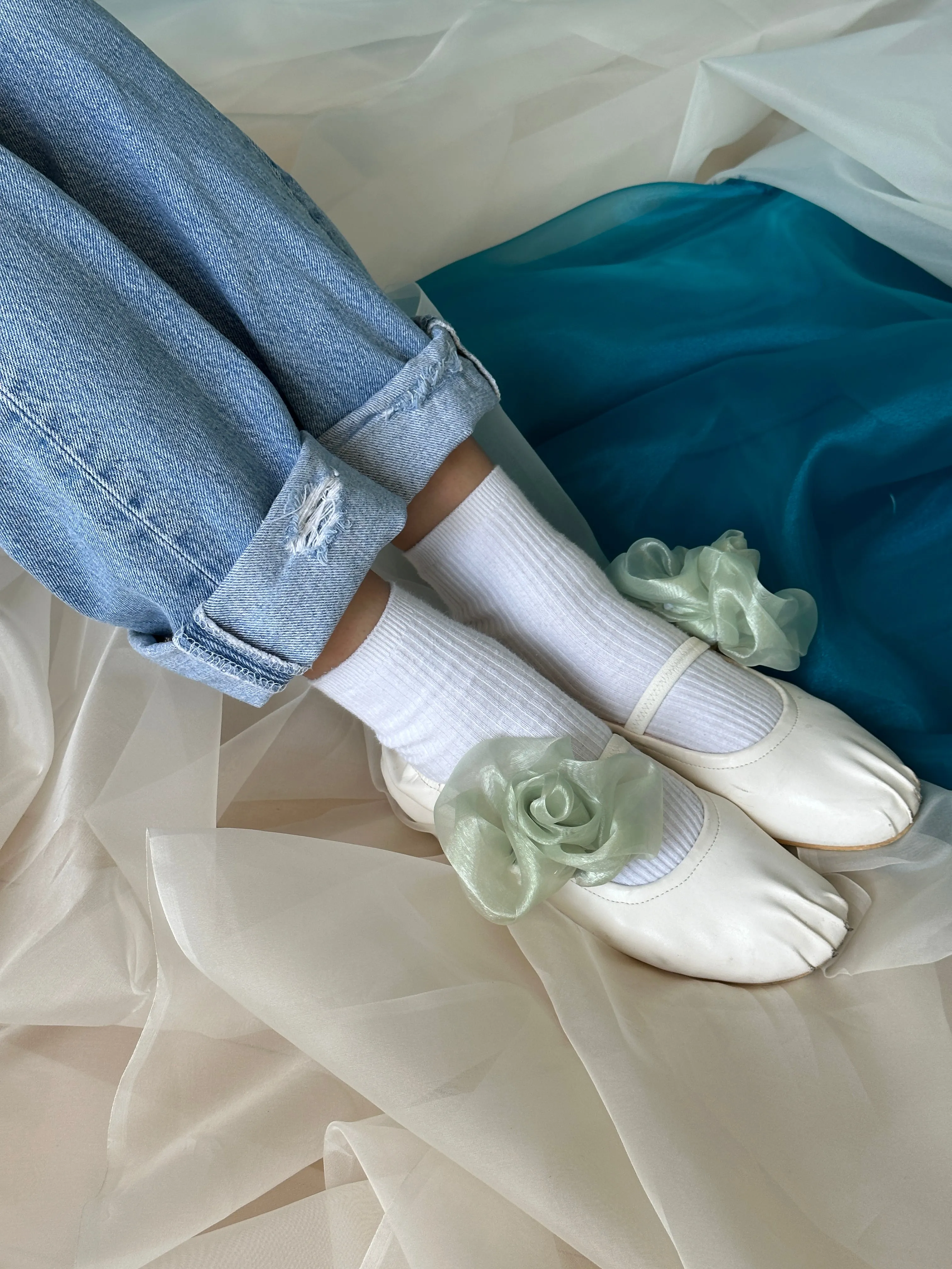 Camelia Rose Clip sold by Room Shop product image thumbnail 2