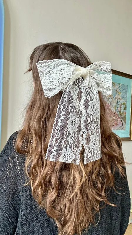 Elodie Lace Bow made by Room Shop