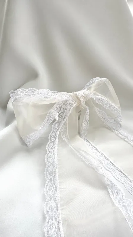 Lacy Giant Ribbon made by Room Shop