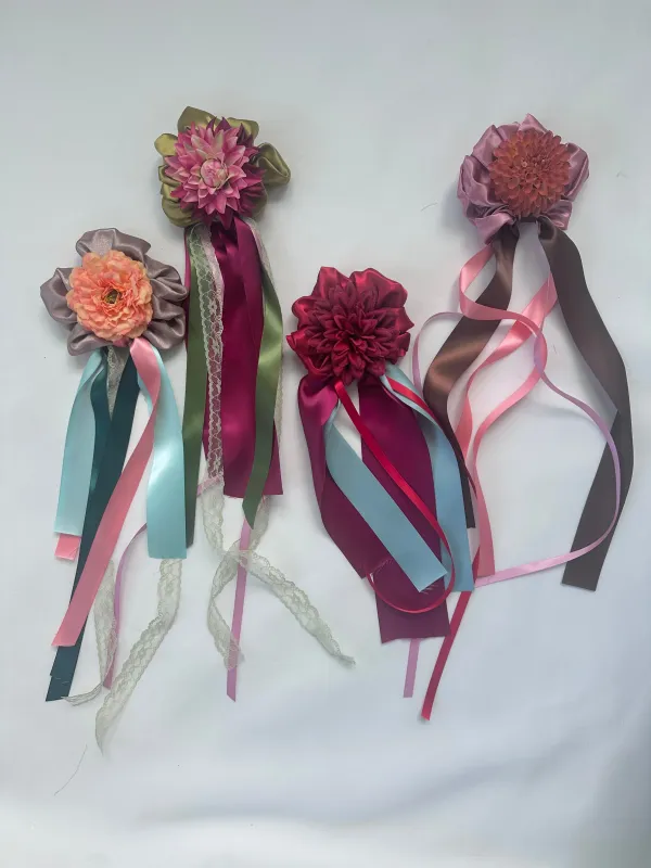 Autumn Aster Brooch made by Room Shop
