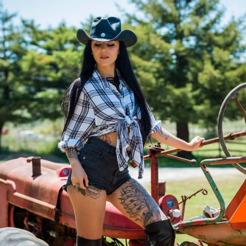 Western | Womens Black Leather Cowgirl Hat made by American Hat Makers