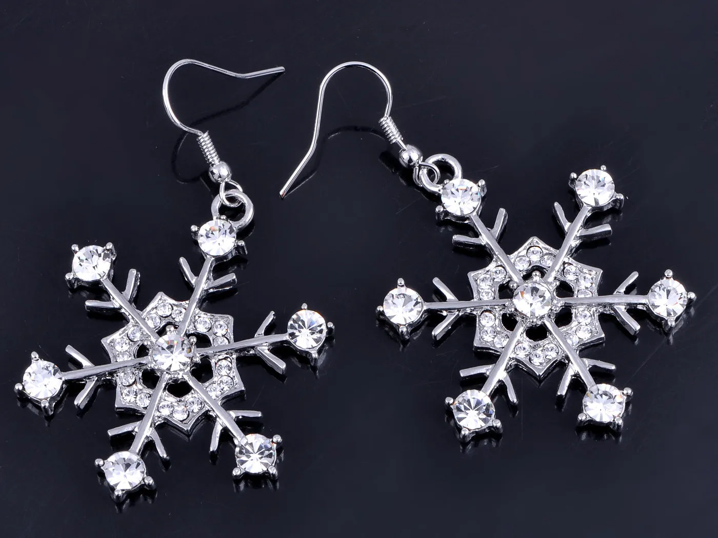 Hines Winter Snowflake Holiday Fun Necklace Vtg Earring Set sold by Anna-Kaci product image thumbnail 2