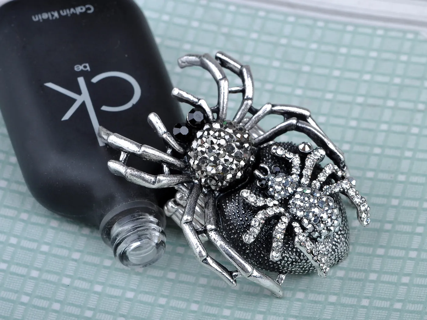 Silver Halloween Mother Spider Ring sold by Anna-Kaci product image thumbnail 4