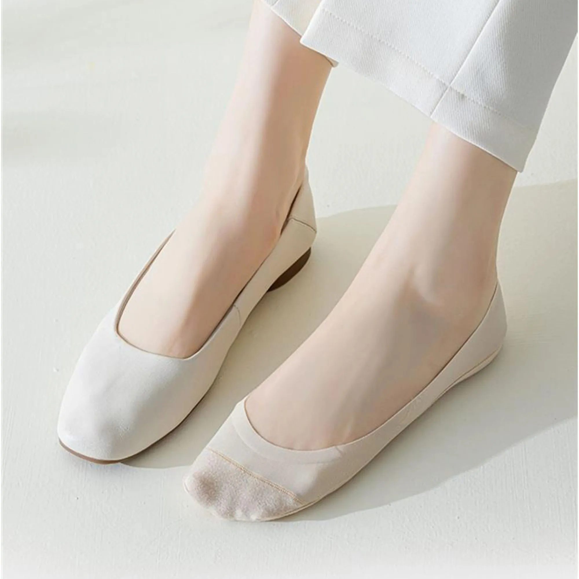 Anna-Kaci 5 Pairs Women Low Cut Invisible Liner Socks Soft Stretch Mesh Top with Reinforced Toe and Moisture-Wicking Terry Cotton Sole sold by Anna-Kaci product image thumbnail 4