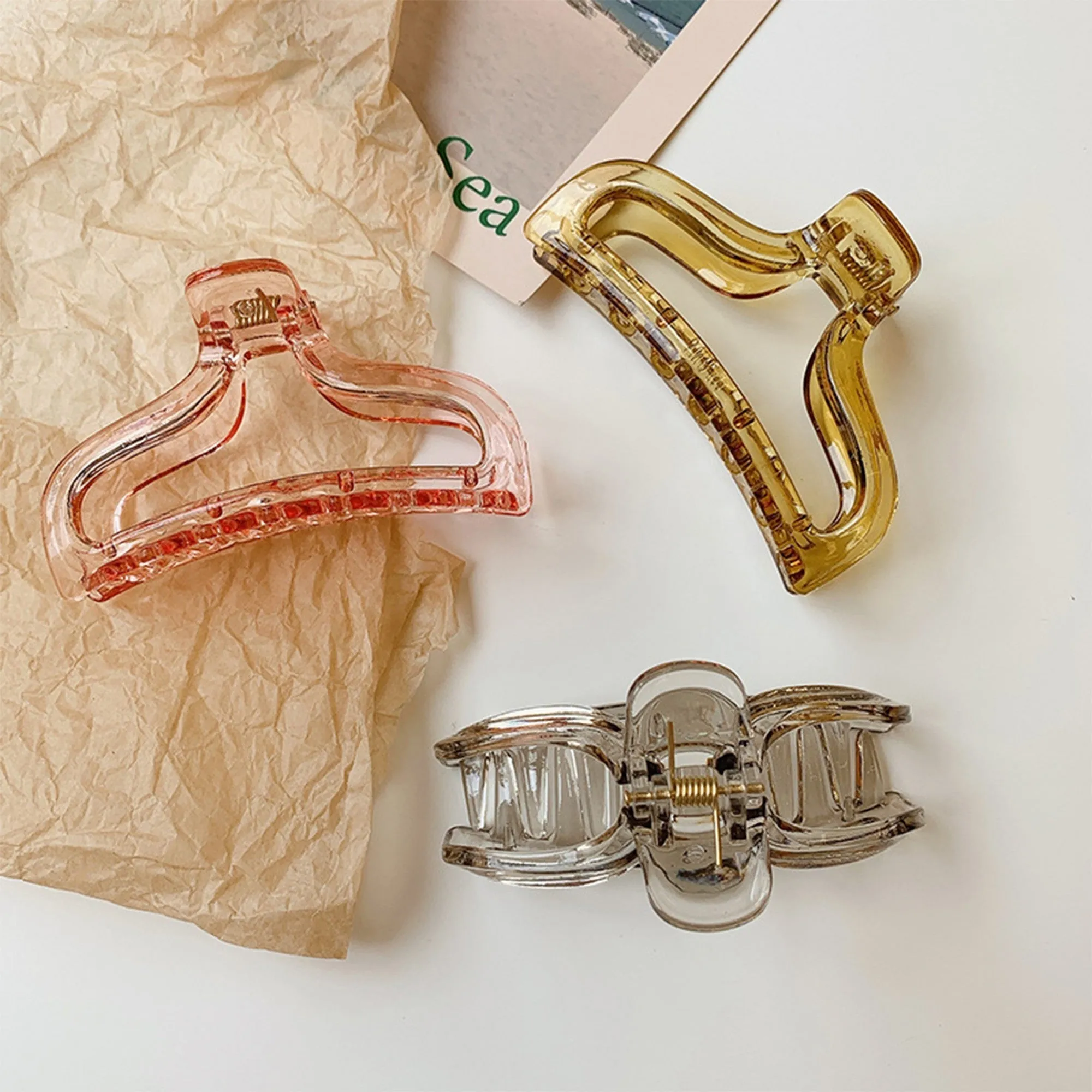 Anna-Kaci Curved Hair Claw Clip with Sculpted Design and Strong Hold sold by Anna-Kaci product image thumbnail 3