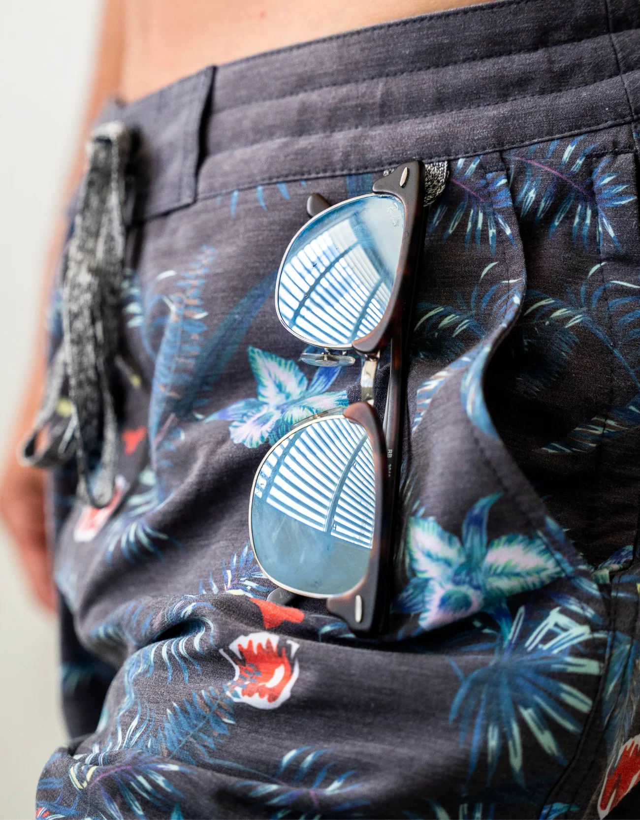 BIG BITE - SHIPWRECKS 18" BOARDSHORTS sold by Baja Llama product image thumbnail 5