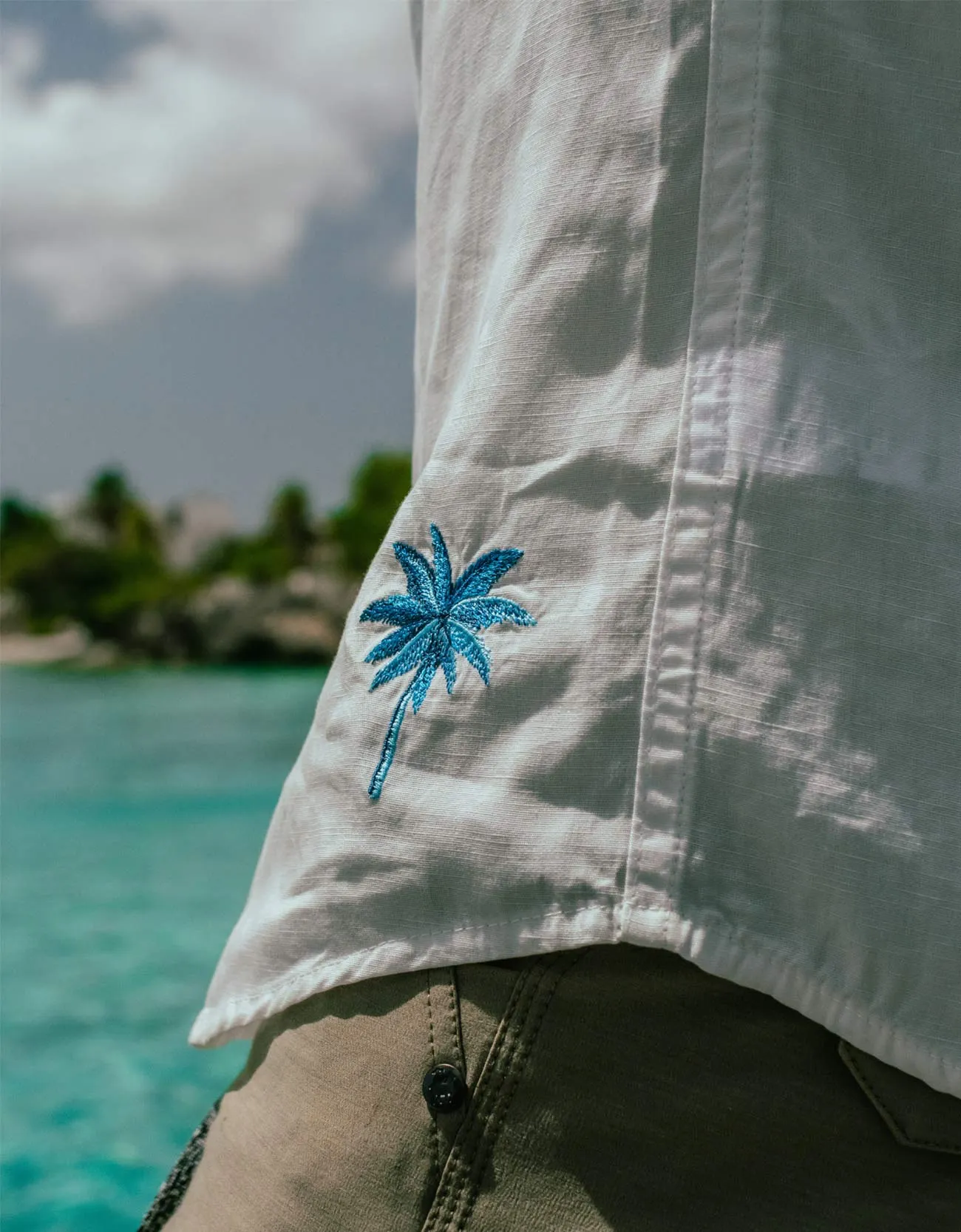 SUGAR PALM BUTTON UP - SLIM (FINAL SALE) sold by Baja Llama product image thumbnail 4