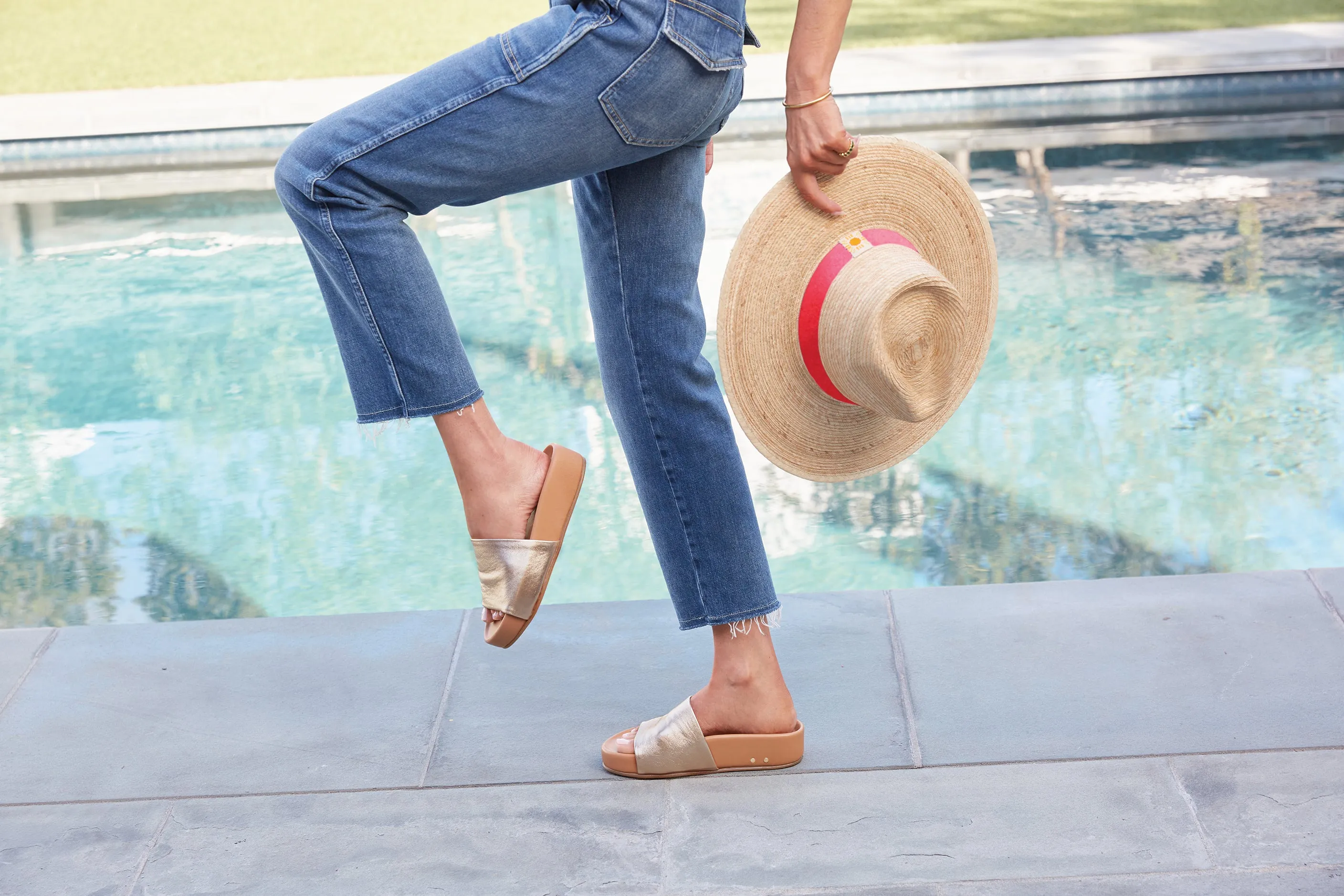 PELICAN - Gold/Honey sold by beek product image thumbnail 2