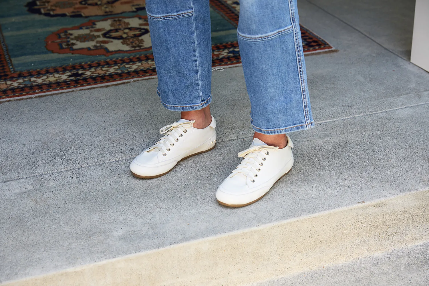 SANDPIPER - White sold by beek product image thumbnail 3