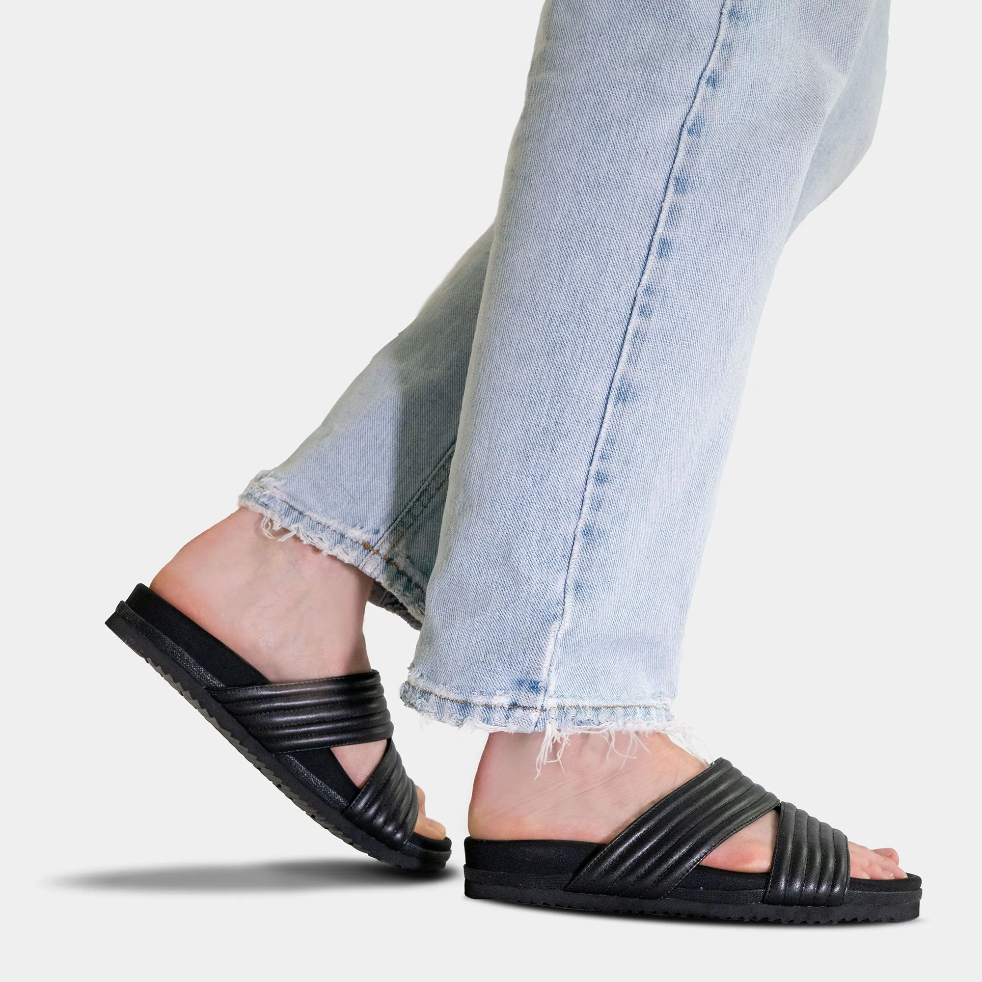 ROAM CRESCENT QUILT SANDALS BLACK VEGAN LEATHER sold by ROAM product image thumbnail 3
