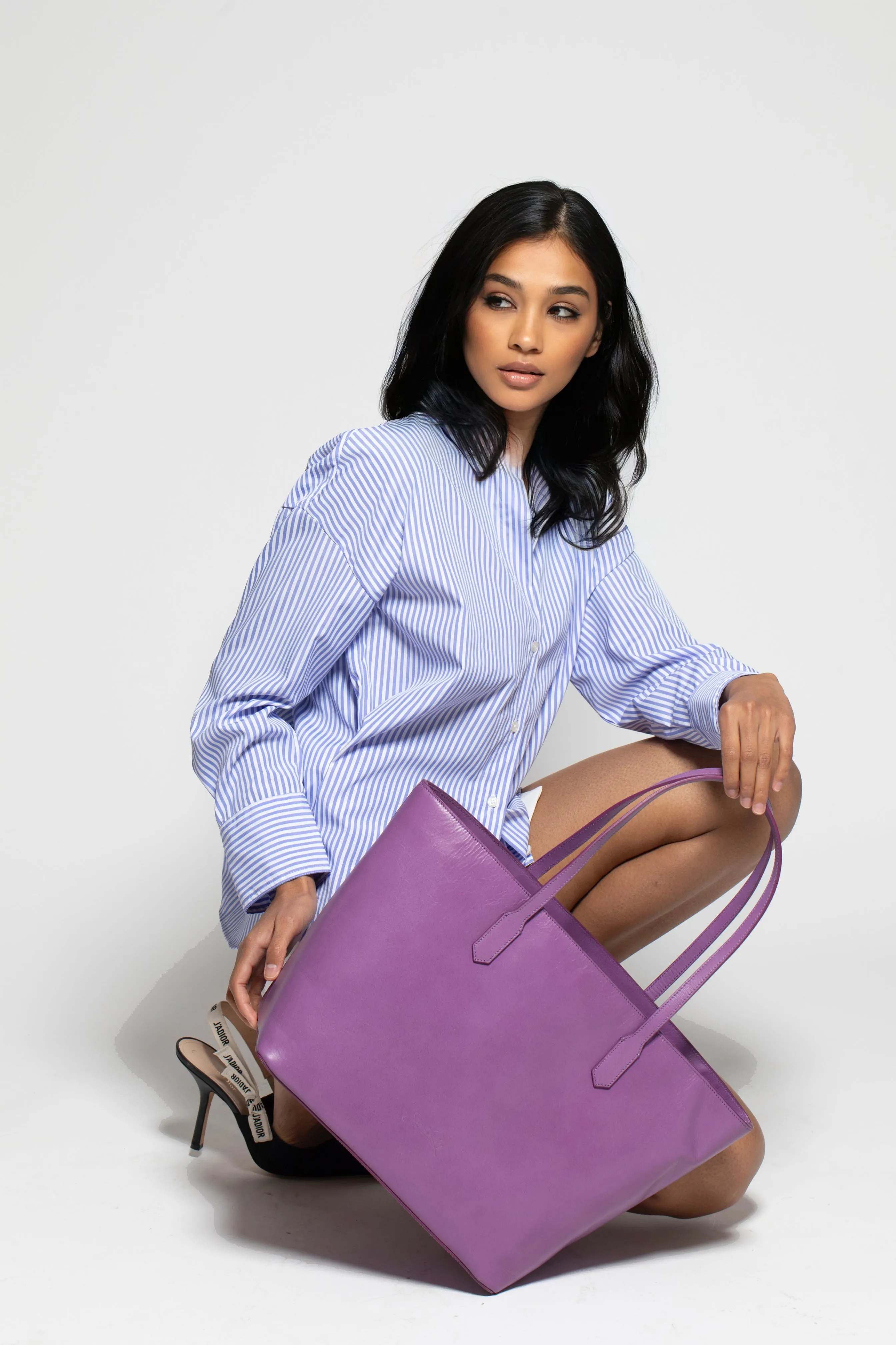 Manila All Purpose Large Carryall Leather Tote Bag in Lilac sold by Silver & Riley product image thumbnail 2