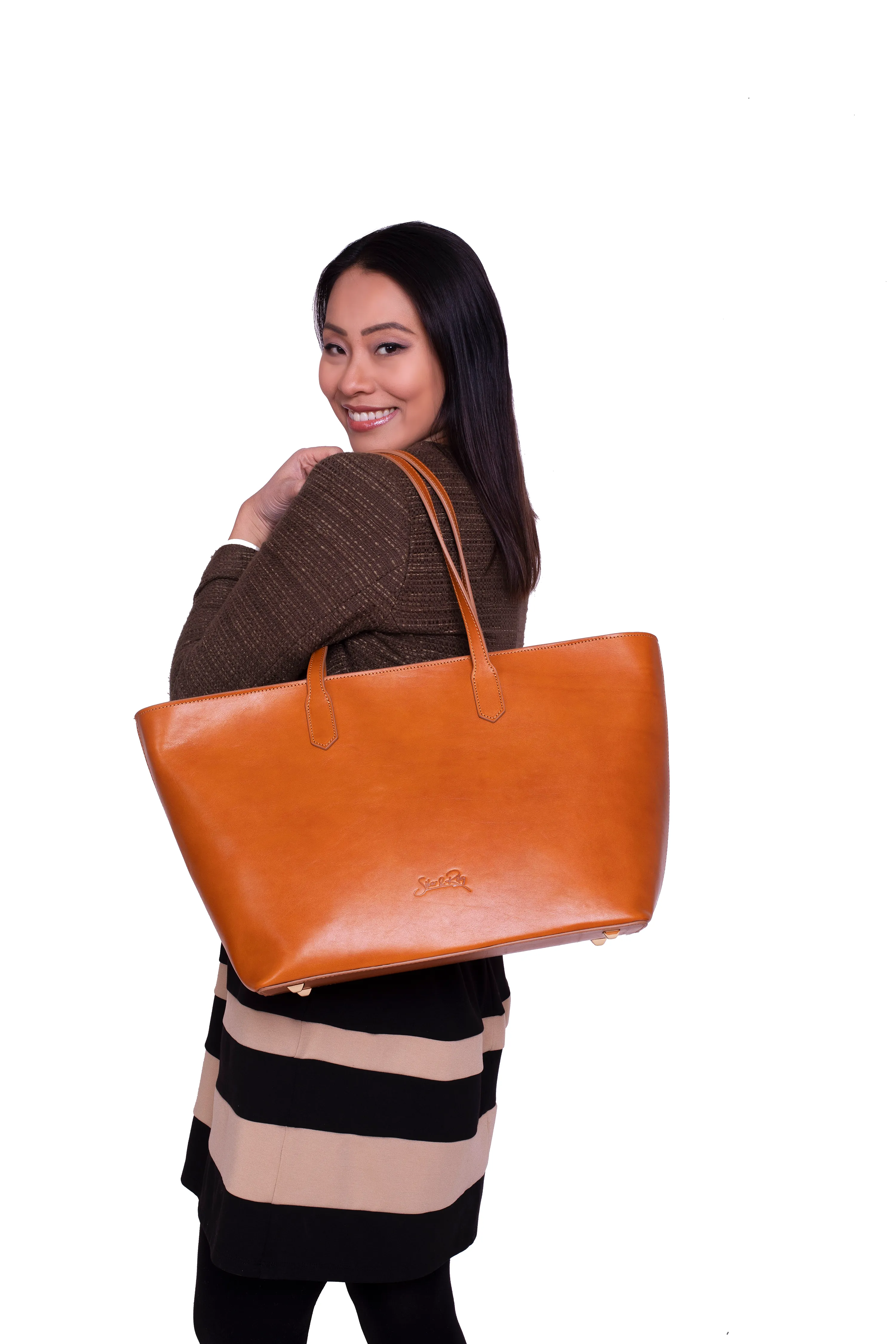 Manila All Purpose Large Carryall Leather Tote Bag in Camel Brown sold by Silver & Riley product image thumbnail 2