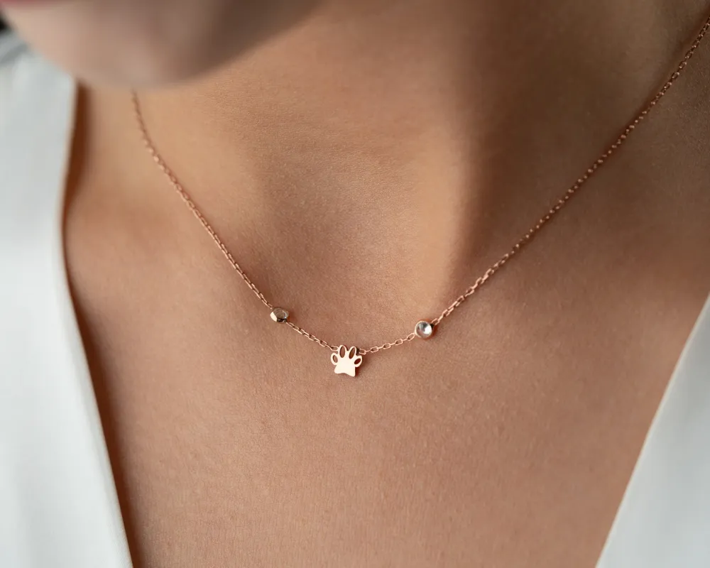 Personalized Paw Print Necklace made by Belkymood