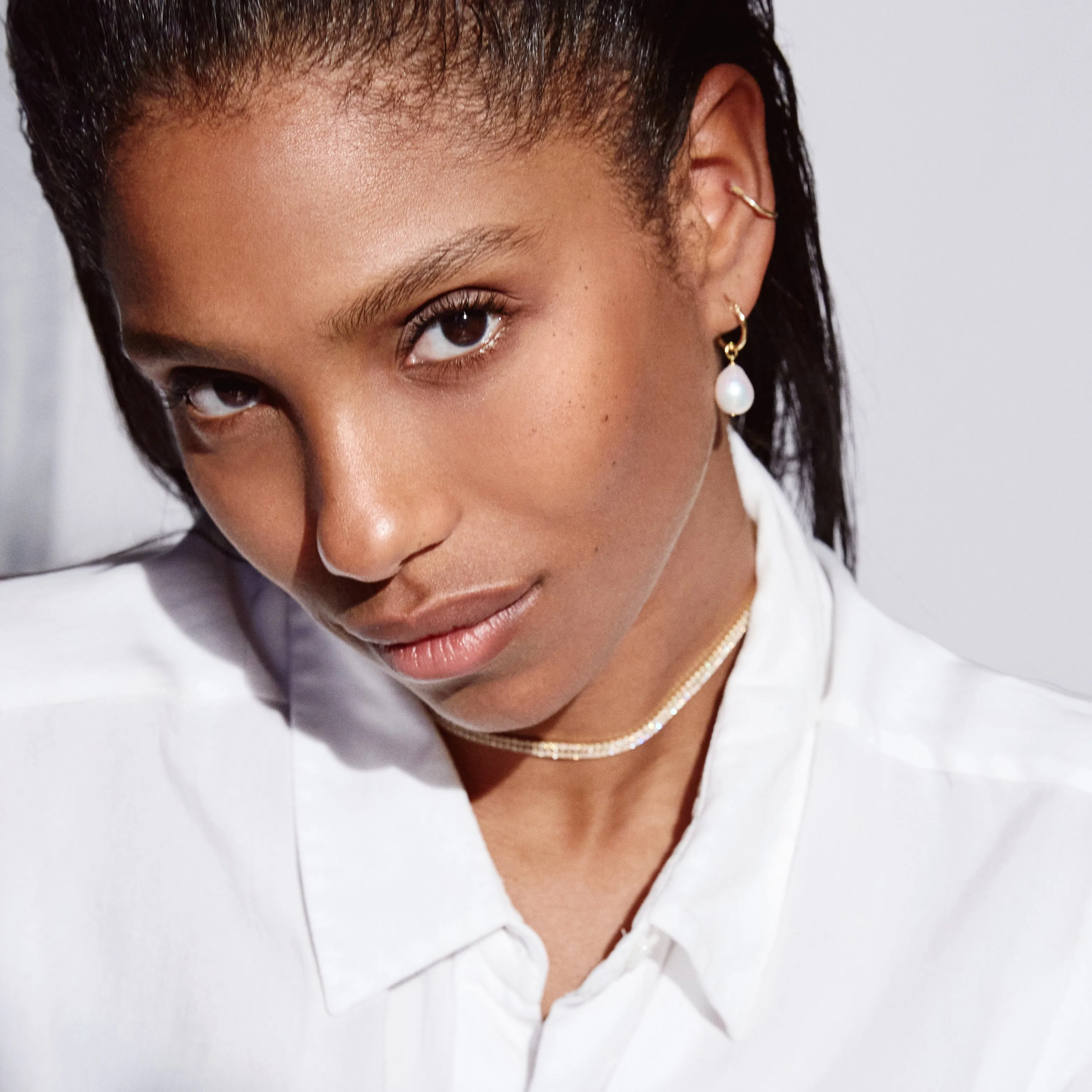 KAIA HOOP EARRINGS GOLD PEARL sold by FYB JEWELRY product image thumbnail 2