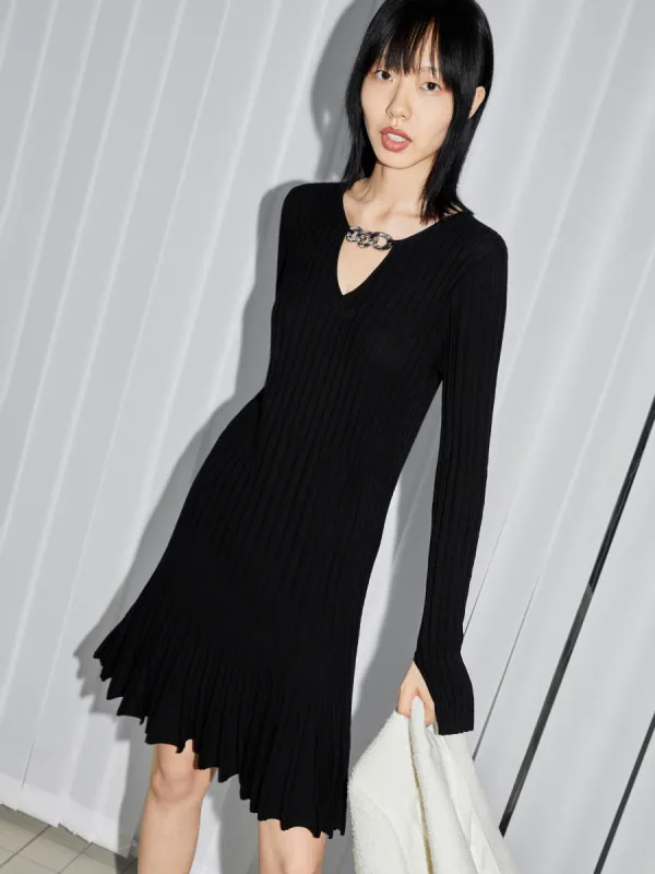 Chain V-Neck Fishtail Dress sold by Mo&Co