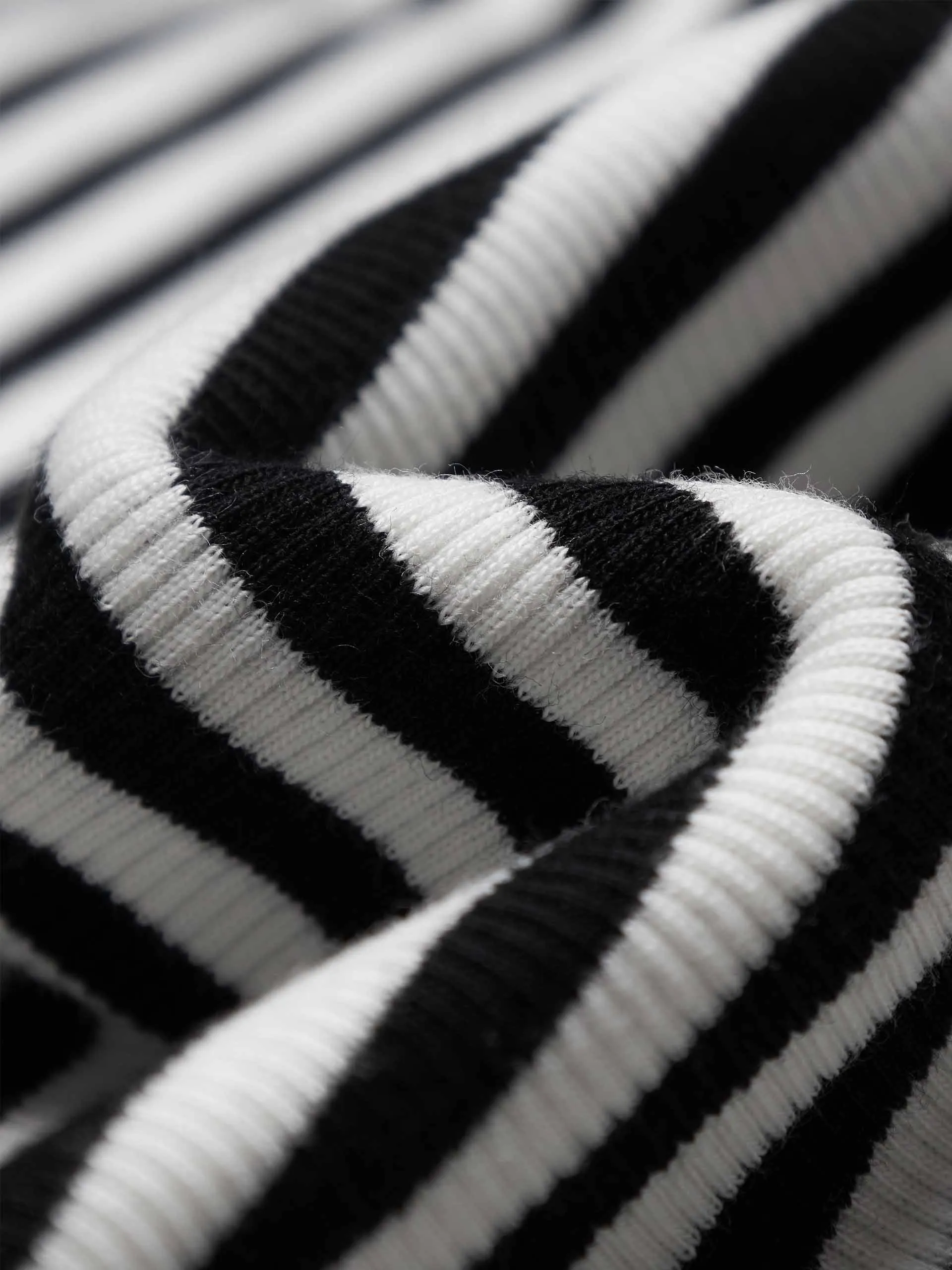 Side Pleated Cropped T-shirt sold by Mo&Co product image thumbnail 4