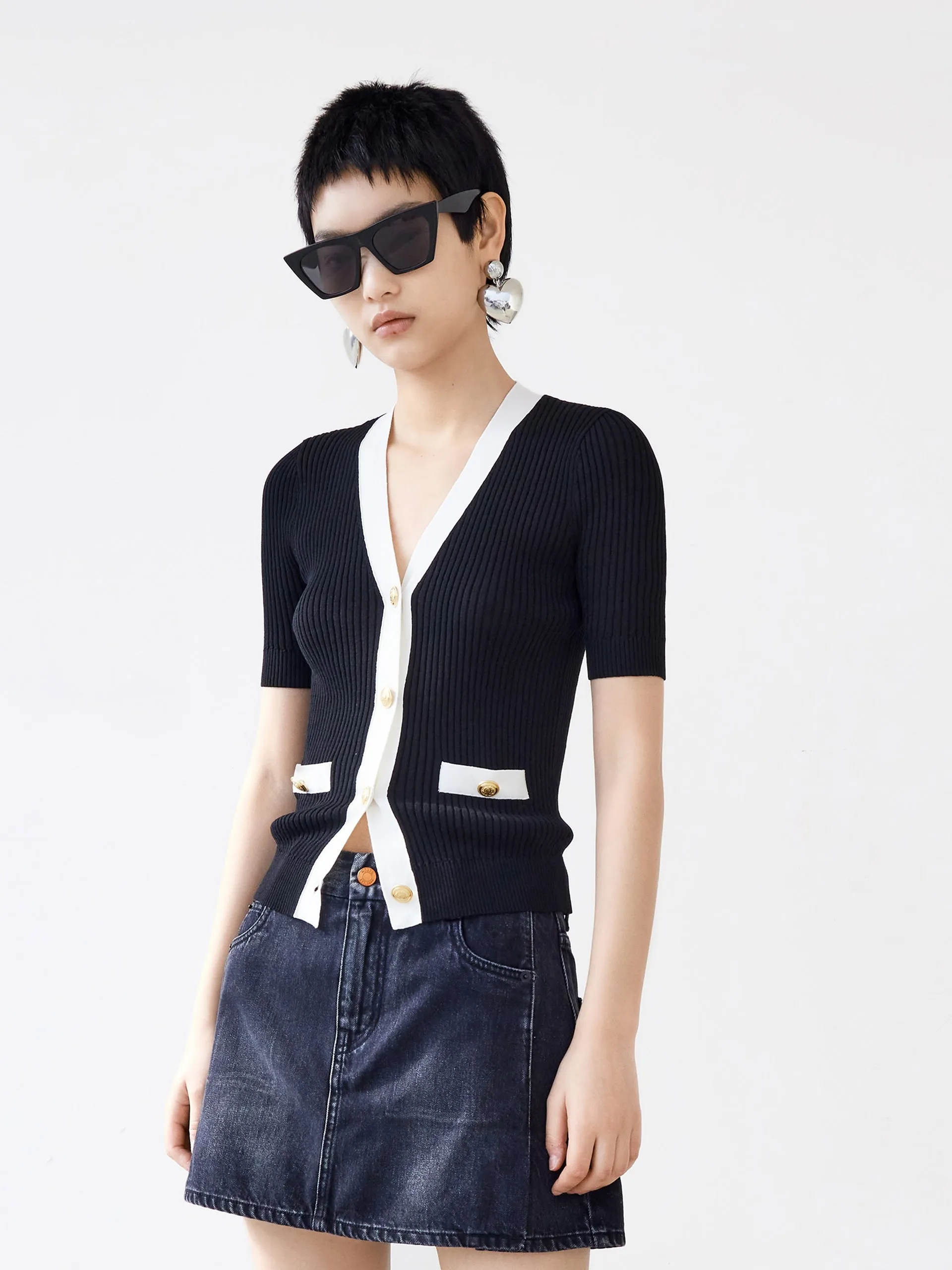 Contrast Metal Button Cardigan sold by Mo&Co product image thumbnail 3