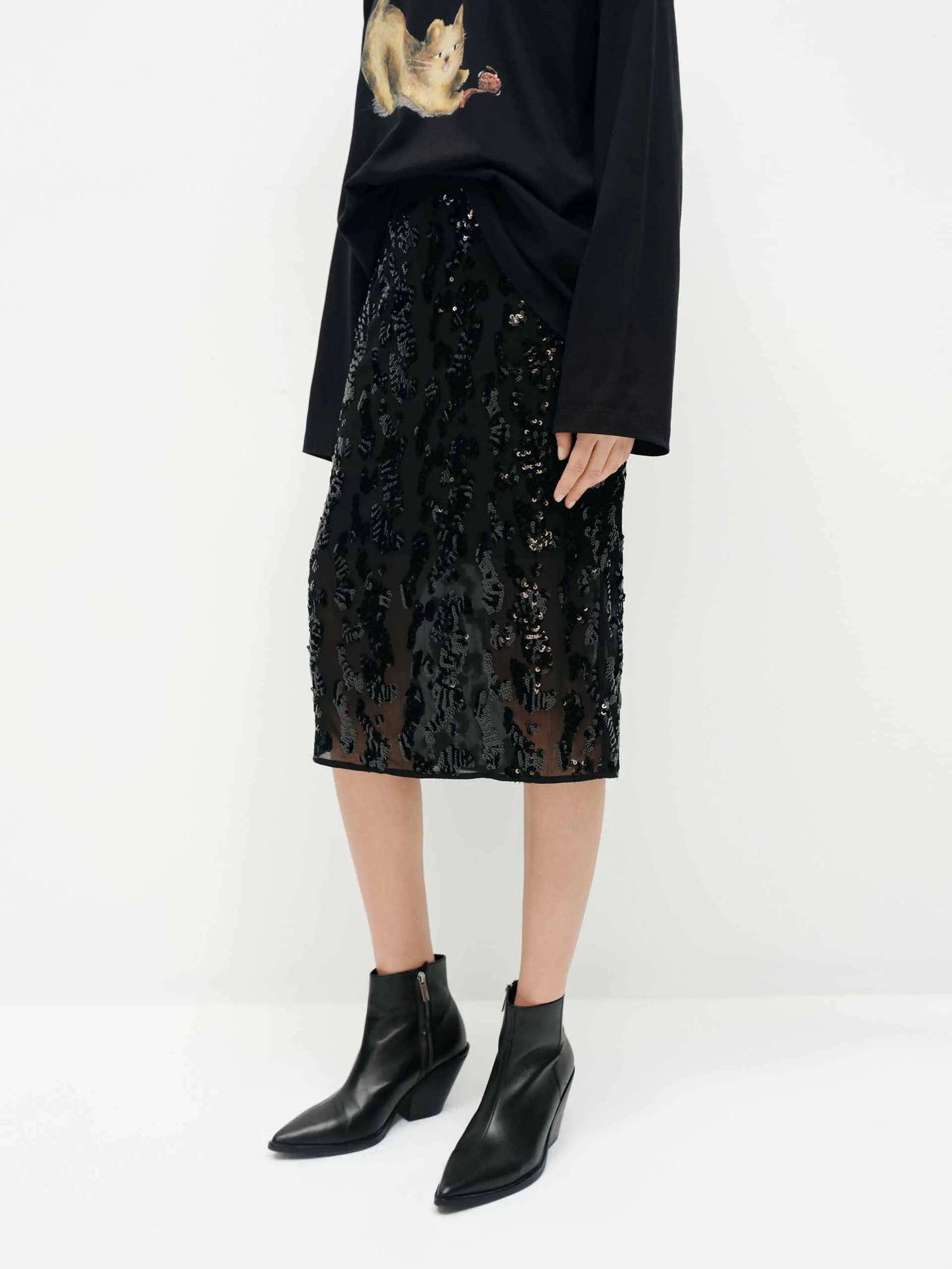 Sequin Finish Straight Skirt sold by Mo&Co product image thumbnail 3