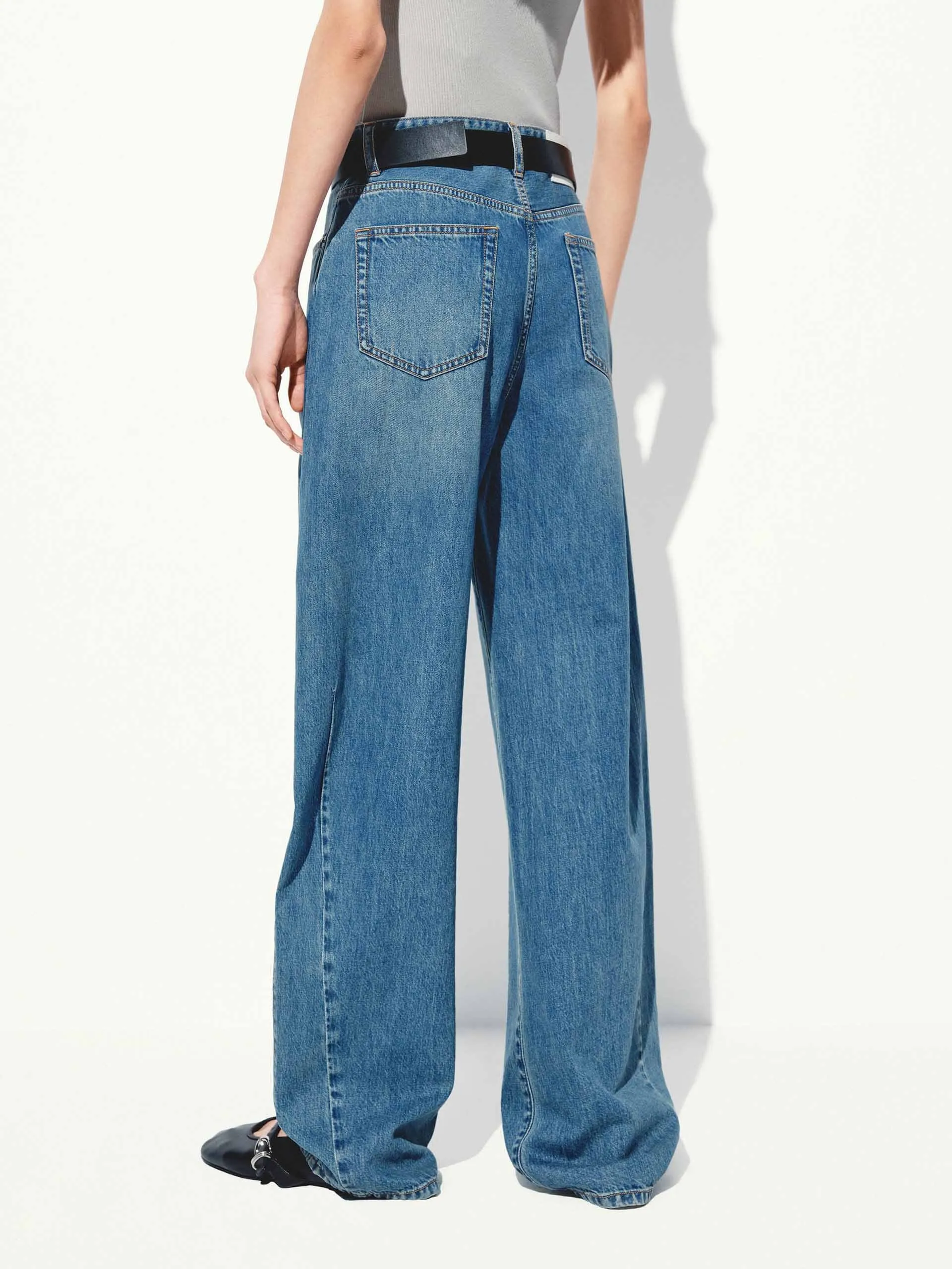 Cotton Blend Barrel Leg Jeans sold by Mo&Co product image thumbnail 4