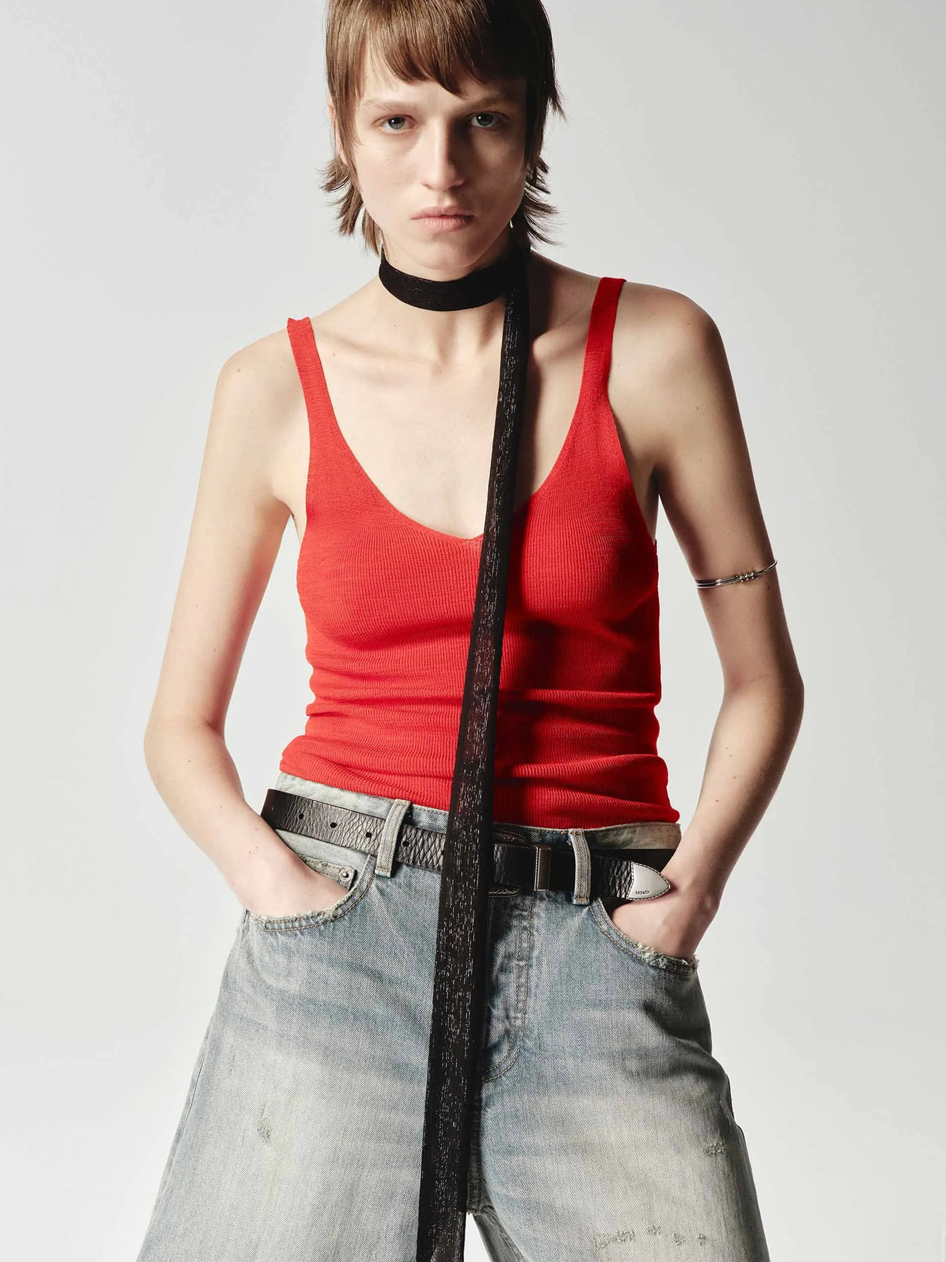 U-neck Slim Tank Top sold by Mo&Co product image thumbnail 3