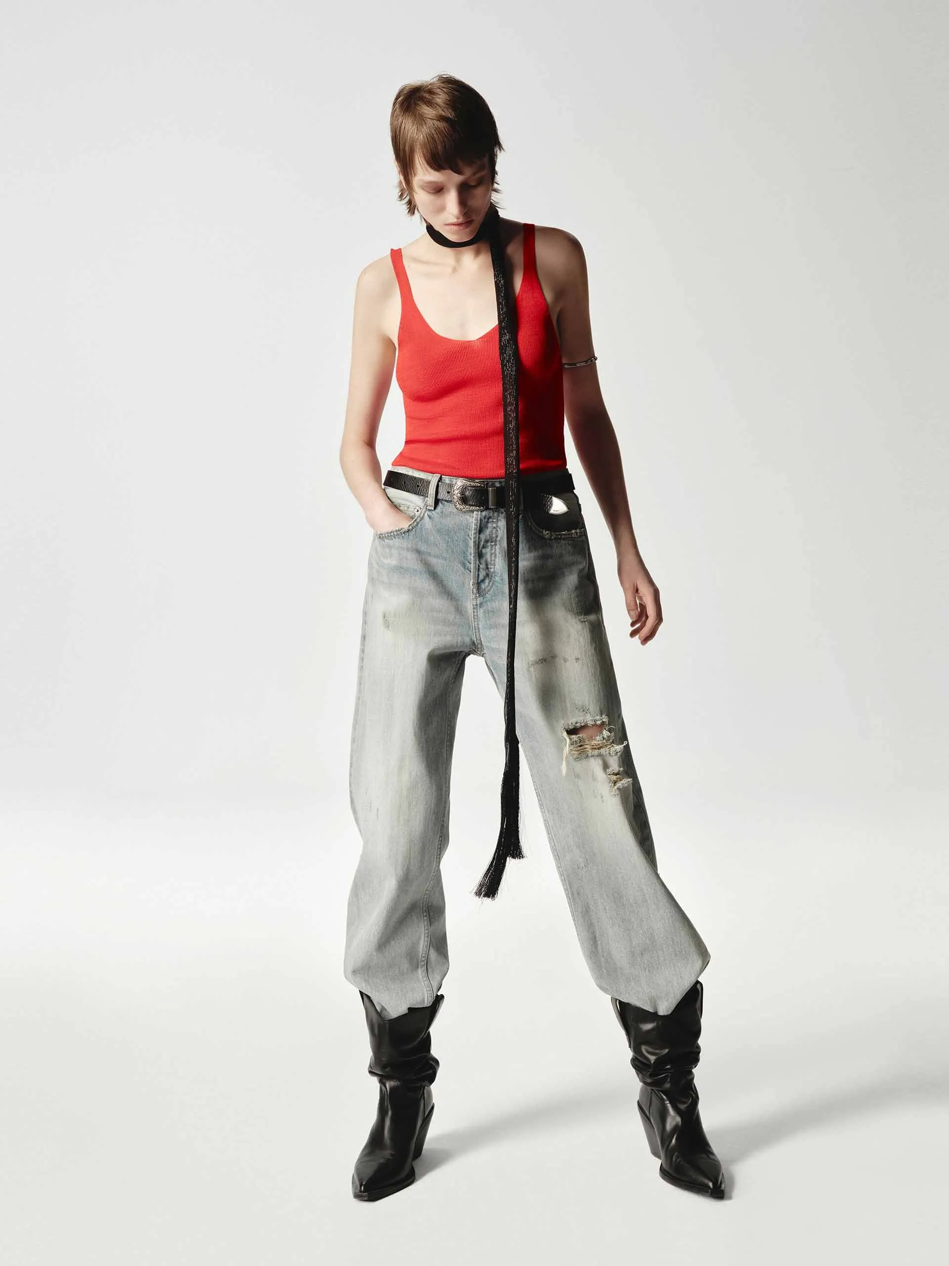 U-neck Slim Tank Top sold by Mo&Co product image thumbnail 2