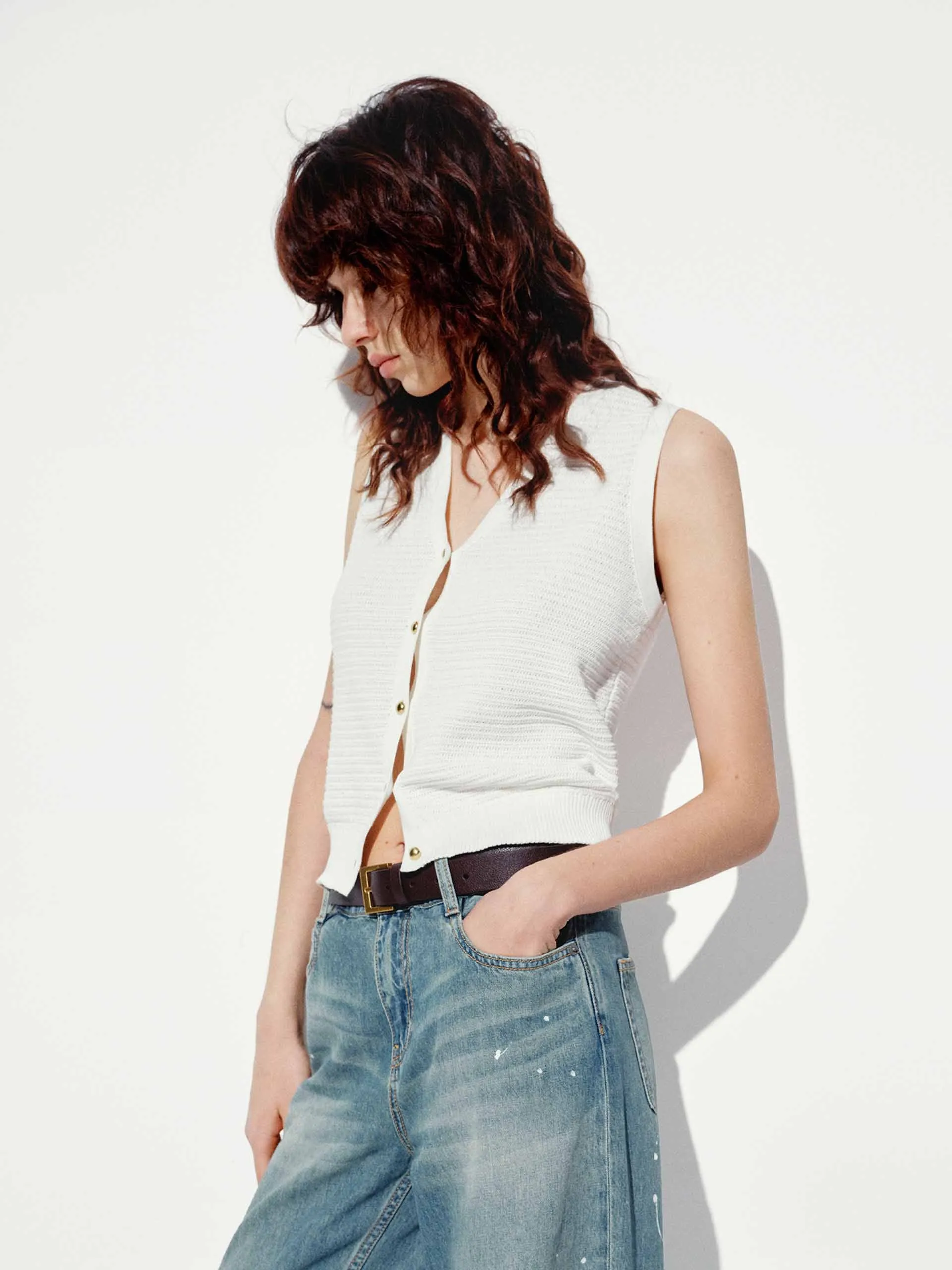 V-neck Sleeveless Knit Cardigan sold by Mo&Co product image thumbnail 3