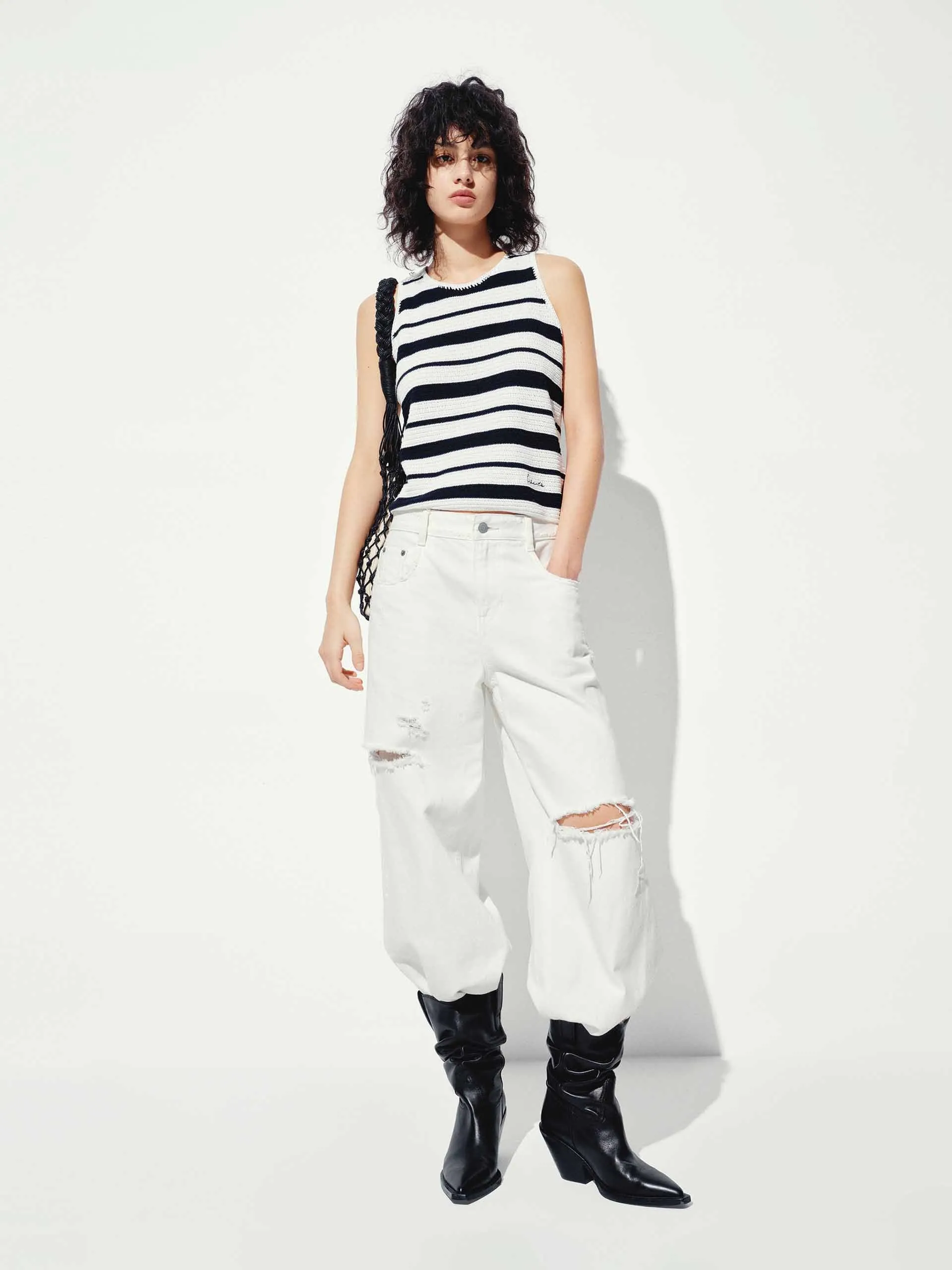 Round Neck Sleeveless Knit Top sold by Mo&Co product image thumbnail 2