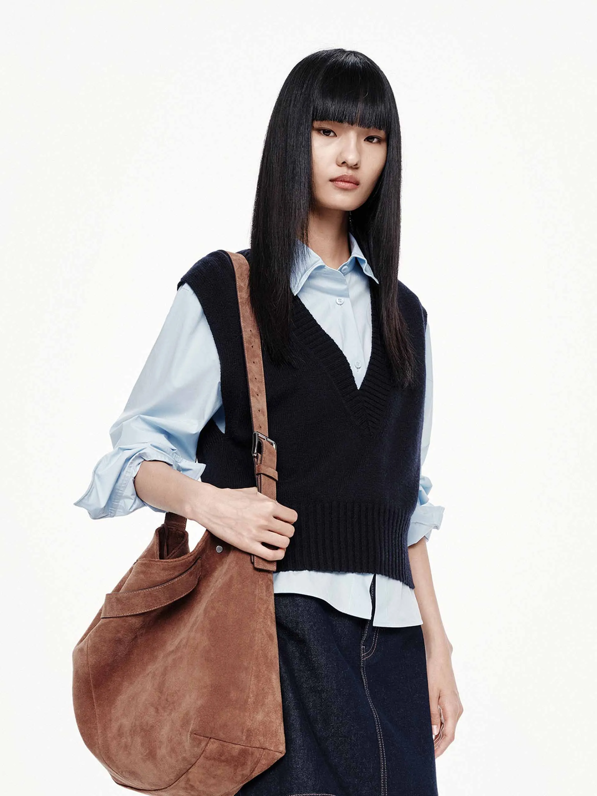 Deep V-neck Knit Vest sold by Mo&Co product image thumbnail 3