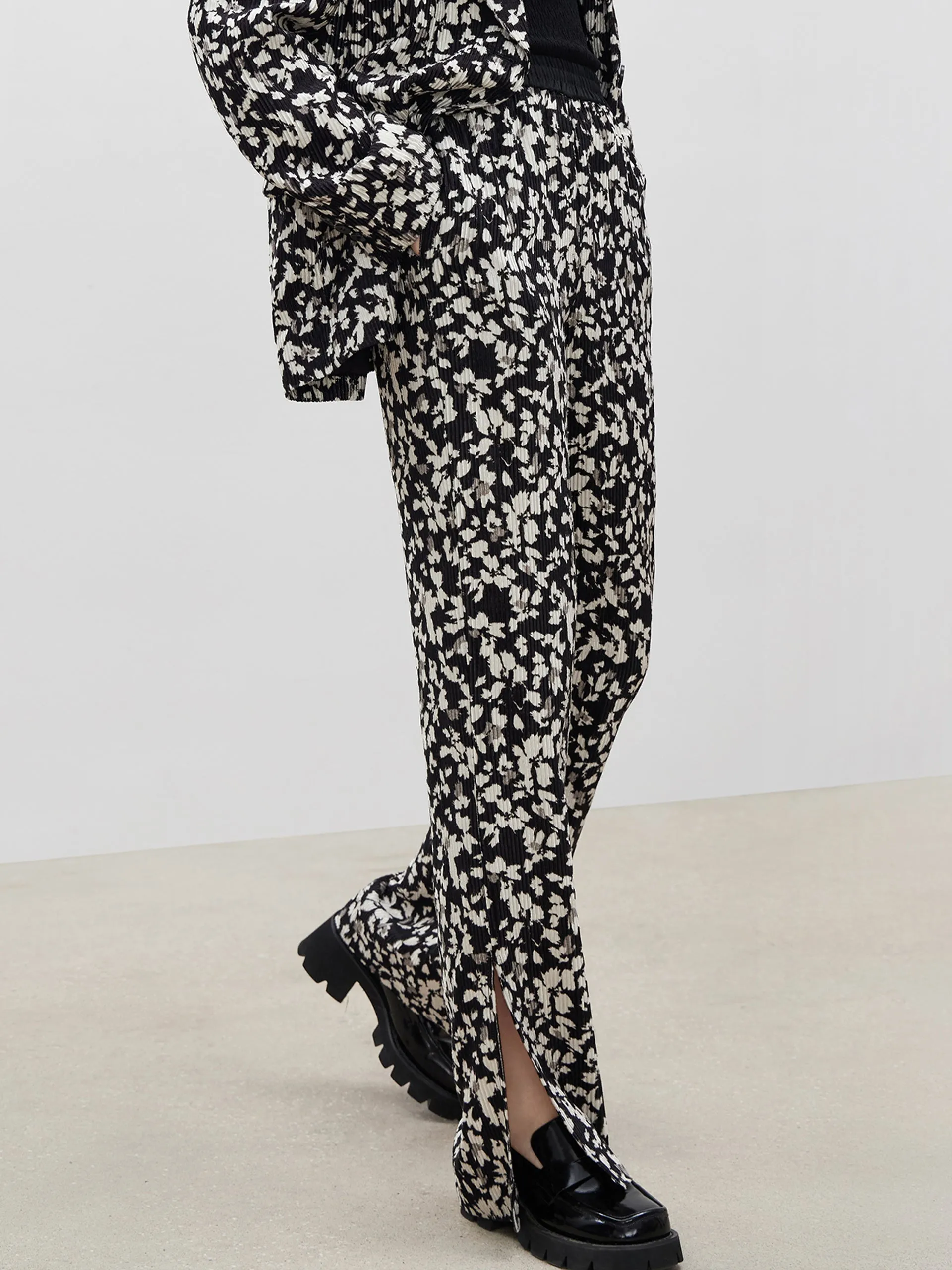 Textured Floral Print Pants sold by Mo&Co product image thumbnail 3