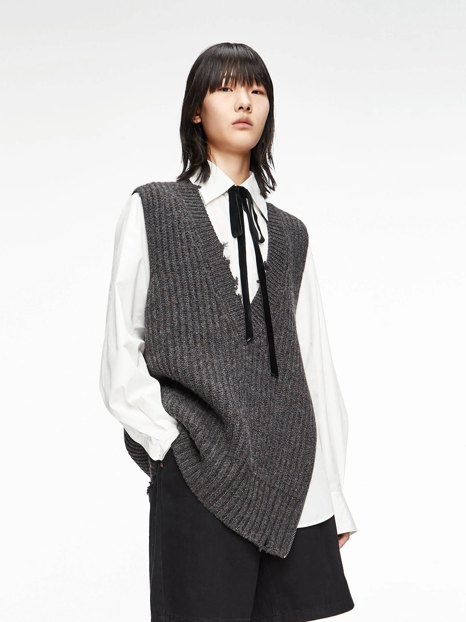 Frayed V-Neck Wool Knit Vest sold by Mo&Co product image thumbnail 4