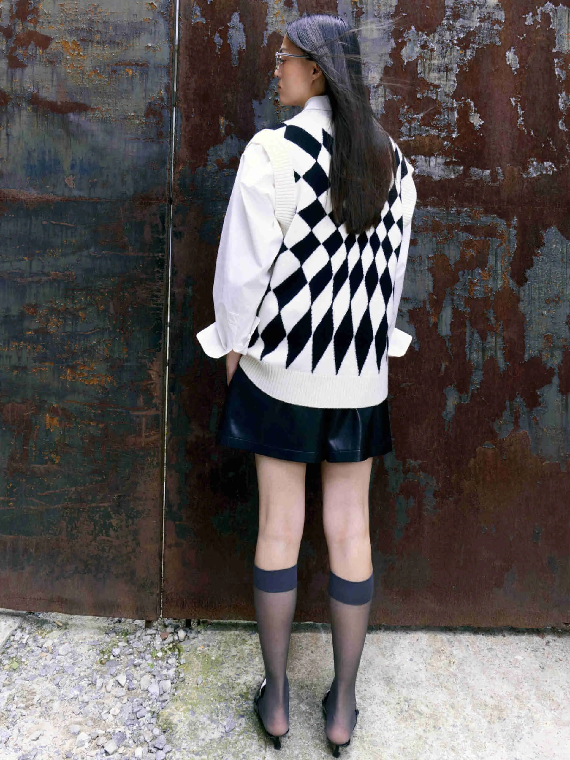 Wool V-neck Knit Vest sold by Mo&Co product image thumbnail 4