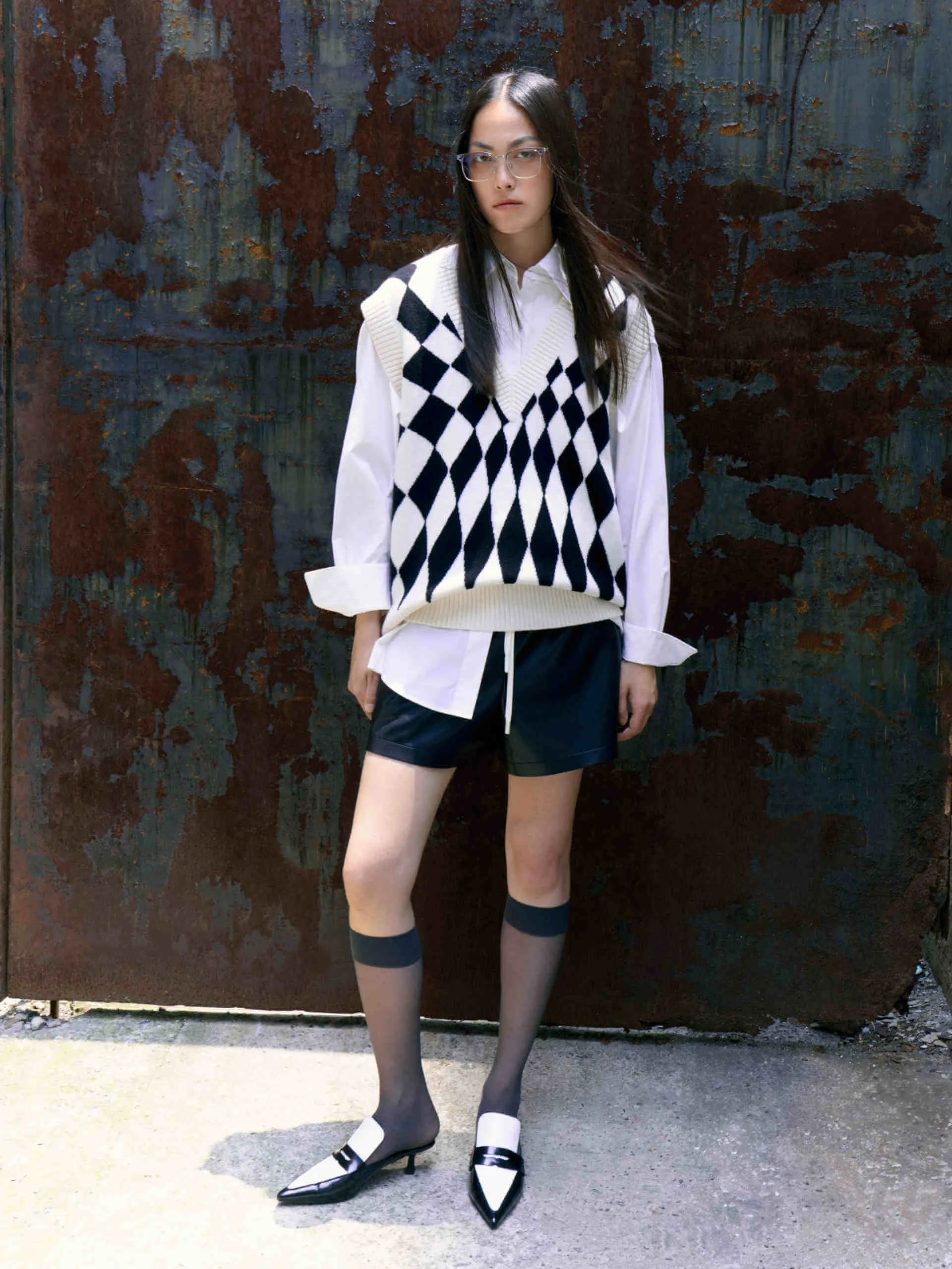 Wool V-neck Knit Vest sold by Mo&Co product image thumbnail 5