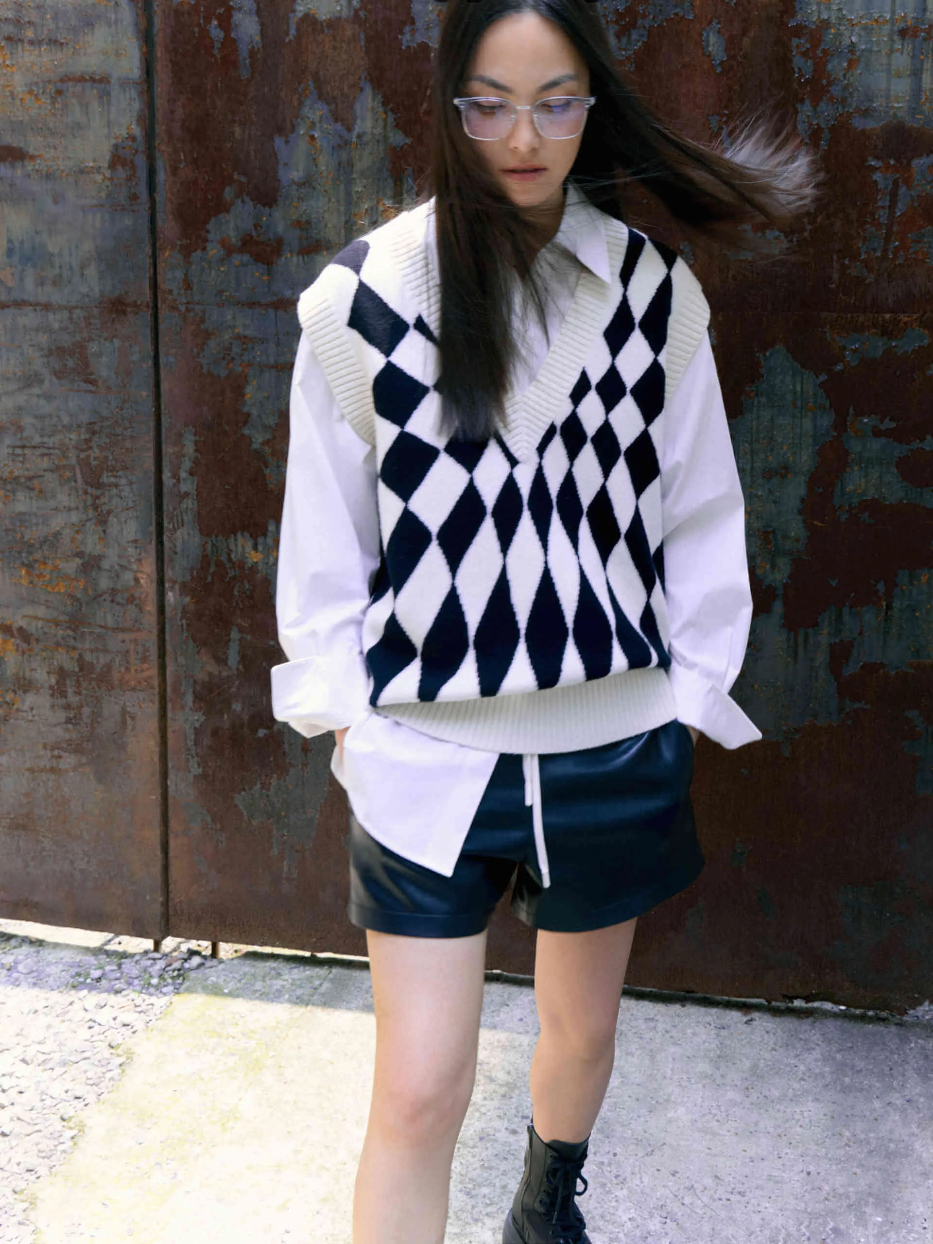 Wool V-neck Knit Vest sold by Mo&Co product image thumbnail 3