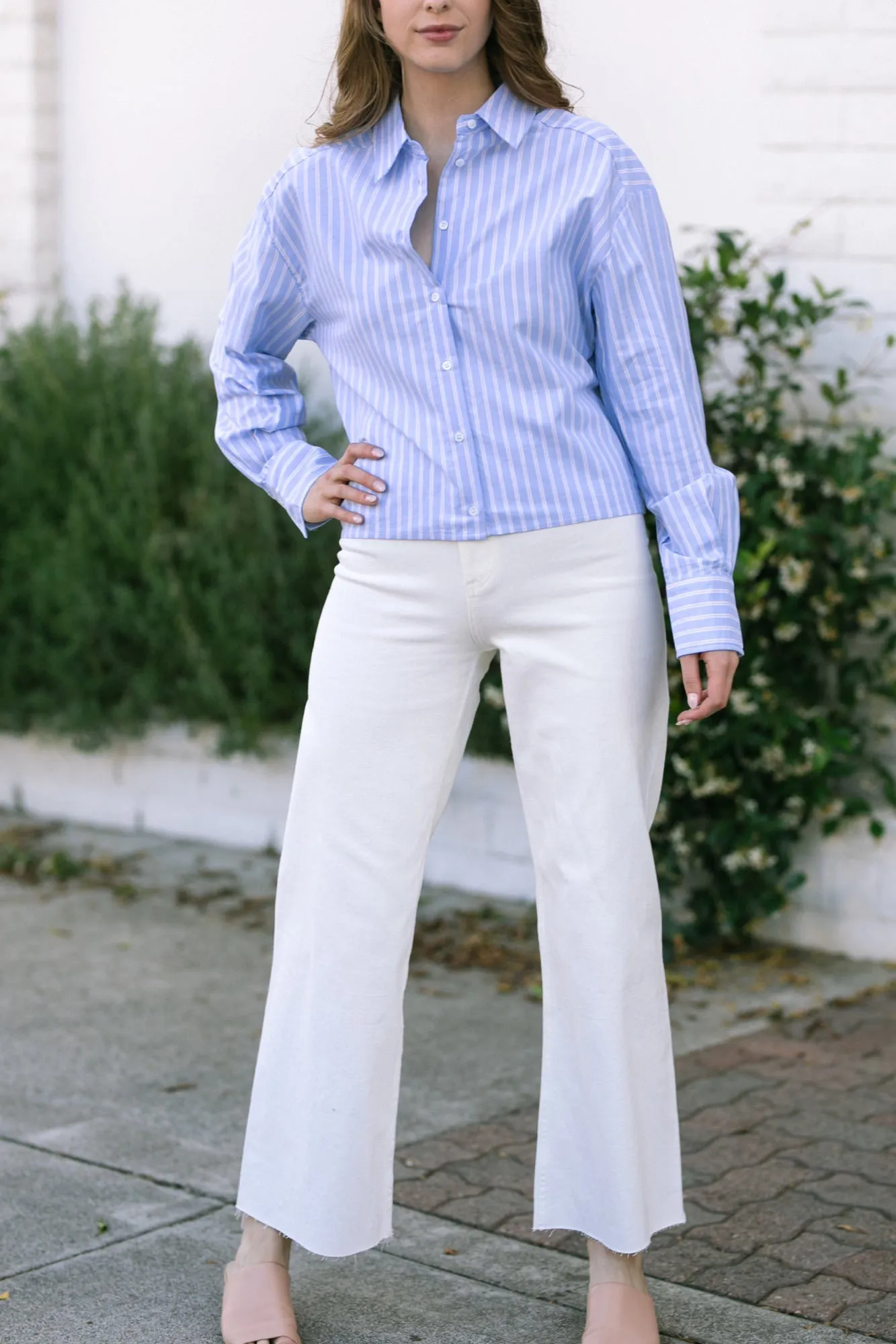 Roccio Cropped Buttoned Shirt sold by Morning Lavender product image thumbnail 3