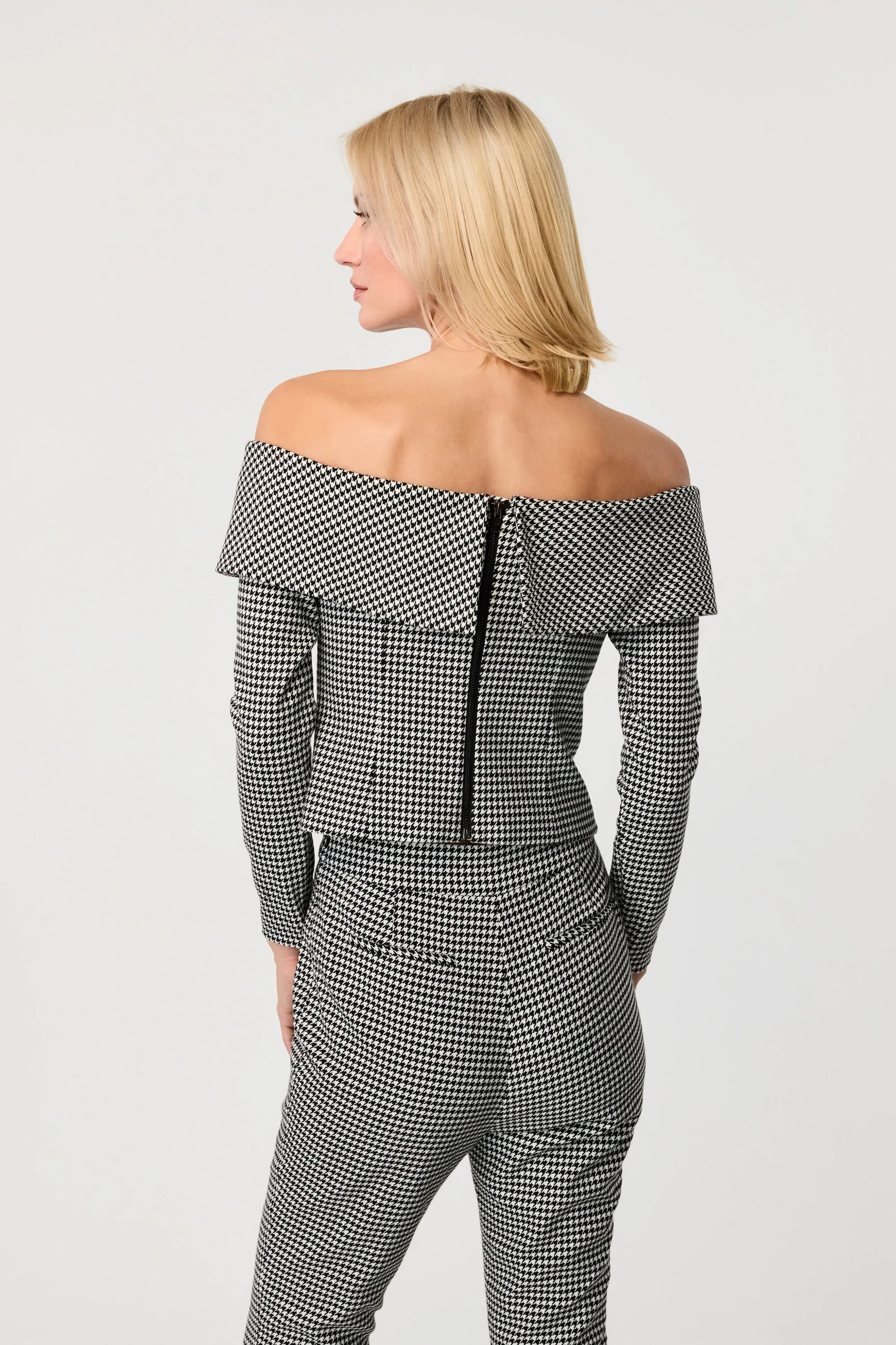 Stila Off The Shoulder Long Sleeve Houndstooth Top sold by Toccin product image thumbnail 4