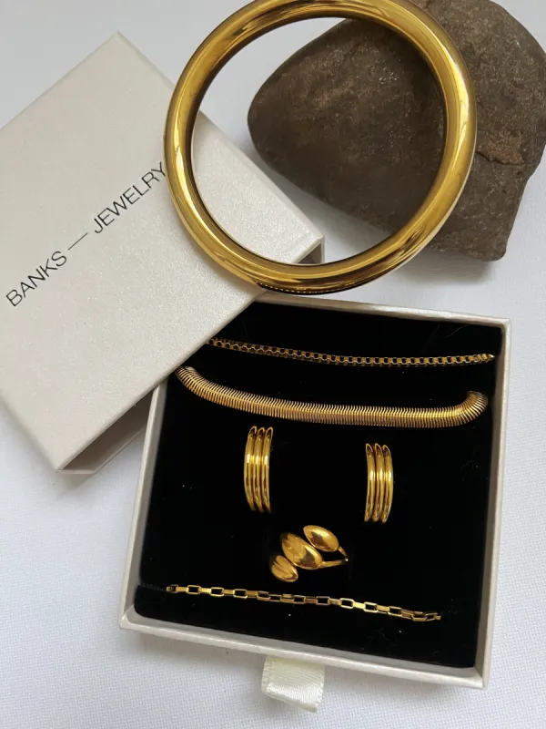 Limited 6 Piece Holiday Banks Box sold by Banks Jewelry