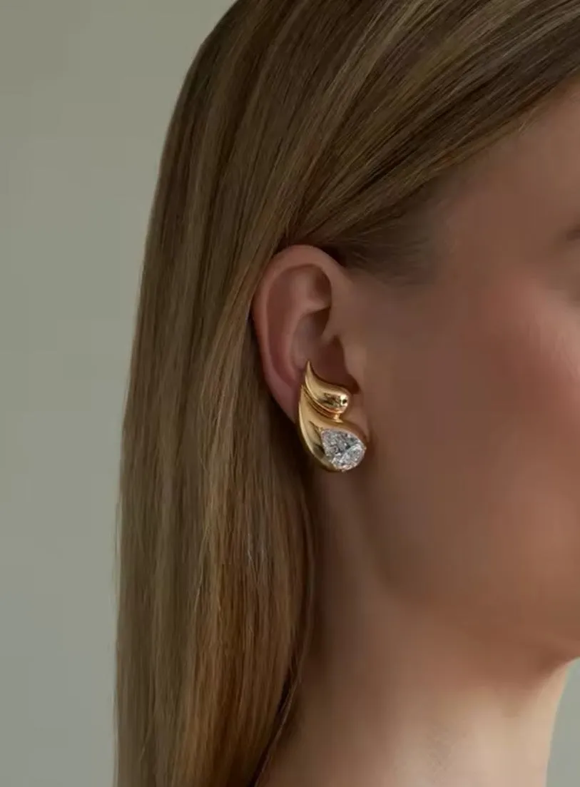 Vintage Statment Pearl Earrings -24k Gold sold by Banks Jewelry product image thumbnail 2